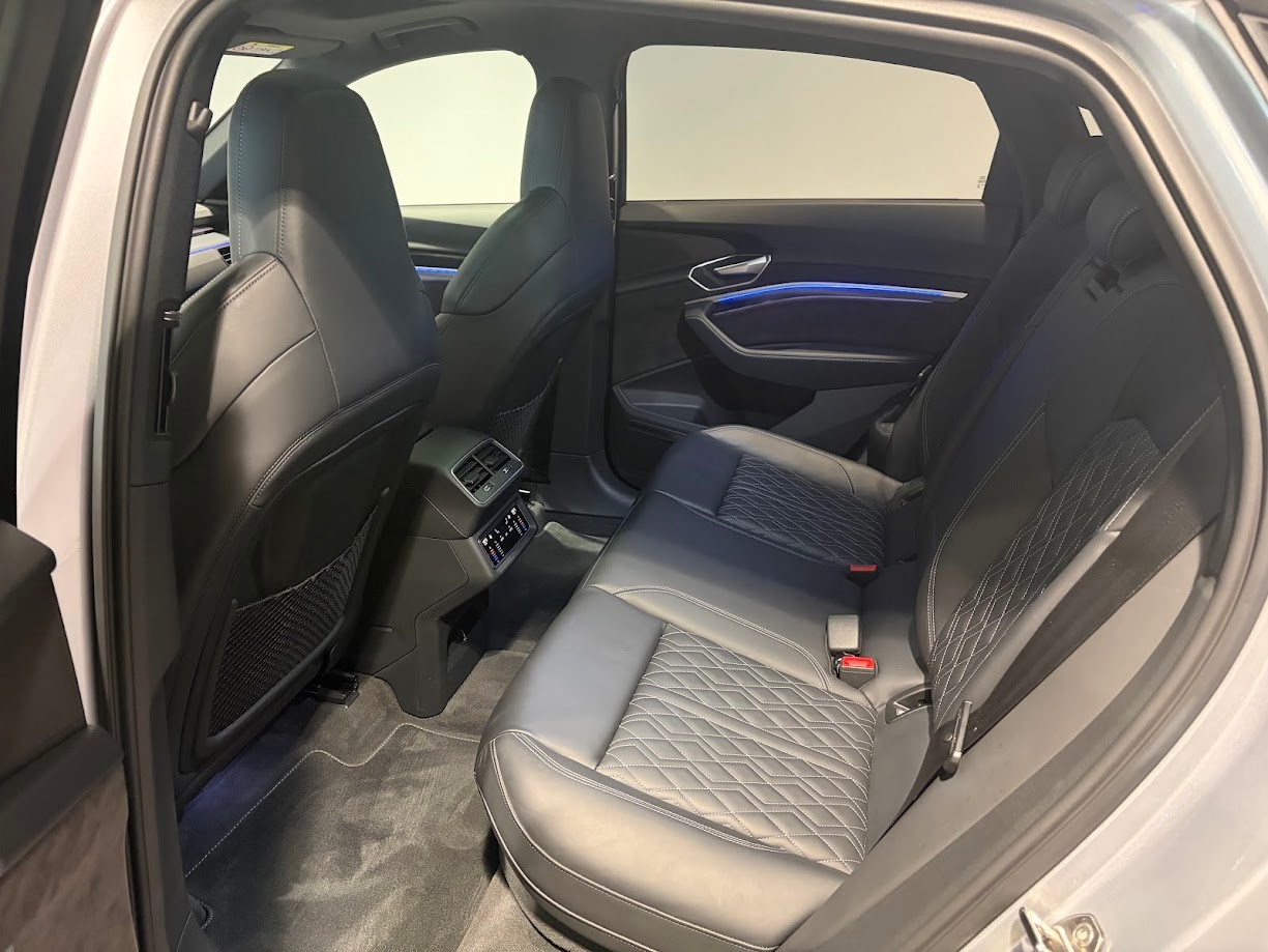 AUDI e-tron 55 Sportback S Line quattro-image-3