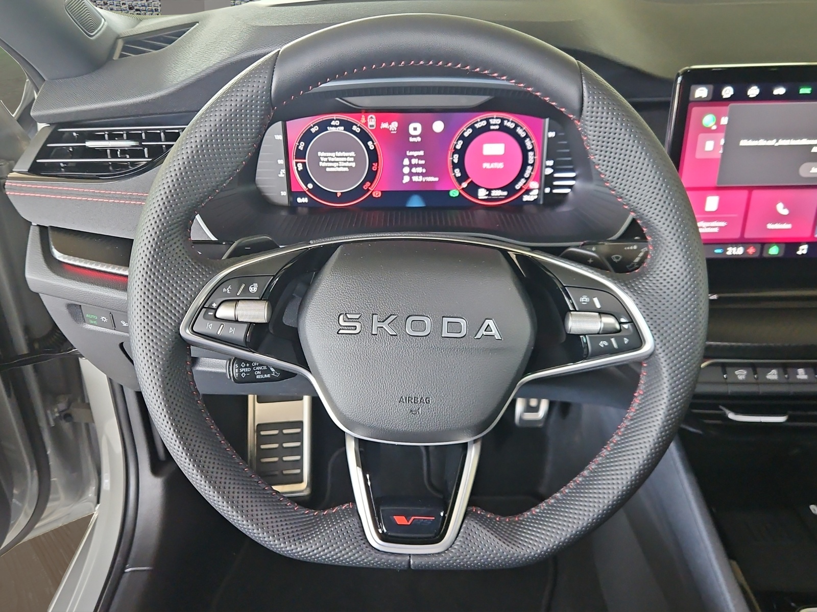 SKODA Octavia Combi 2.0 TSI DSG RS-image-10