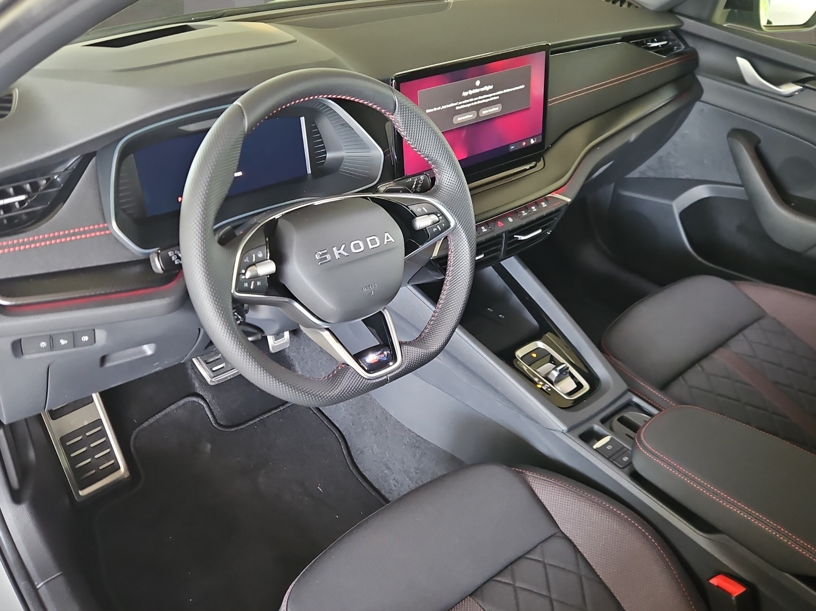 SKODA Octavia Combi 2.0 TSI DSG RS-image-6
