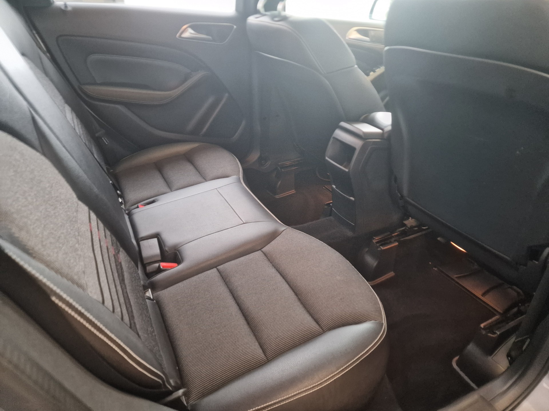 MERCEDES-BENZ B 200 Night Star-image-15
