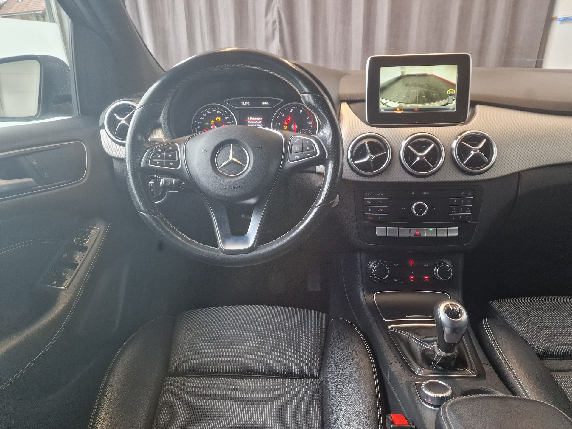 MERCEDES-BENZ B 200 Night Star-image-8