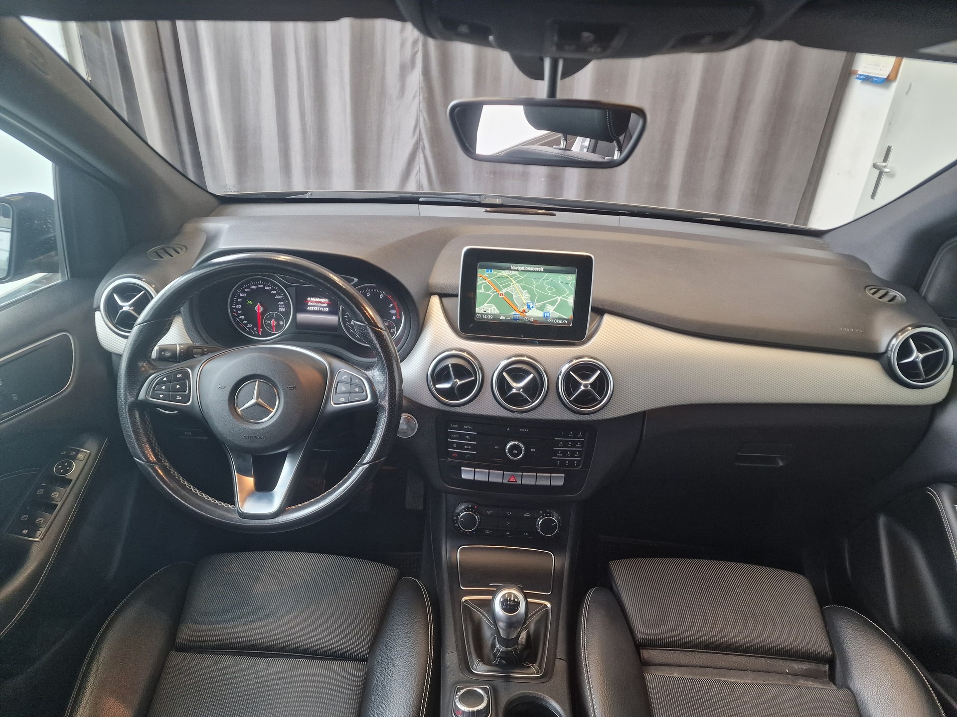 MERCEDES-BENZ B 200 Night Star-image-10