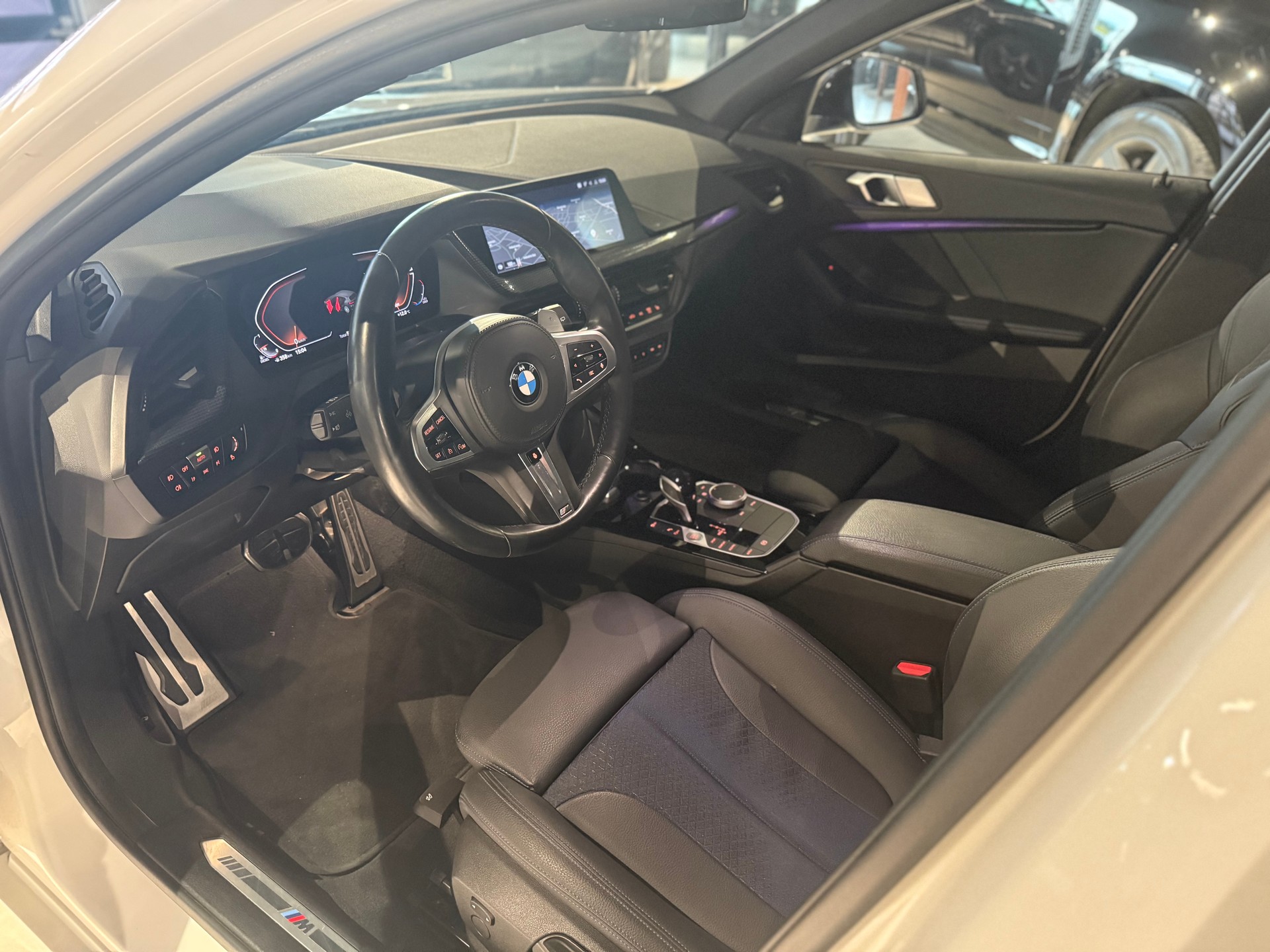 BMW 118d Steptronic M Sport-image-14