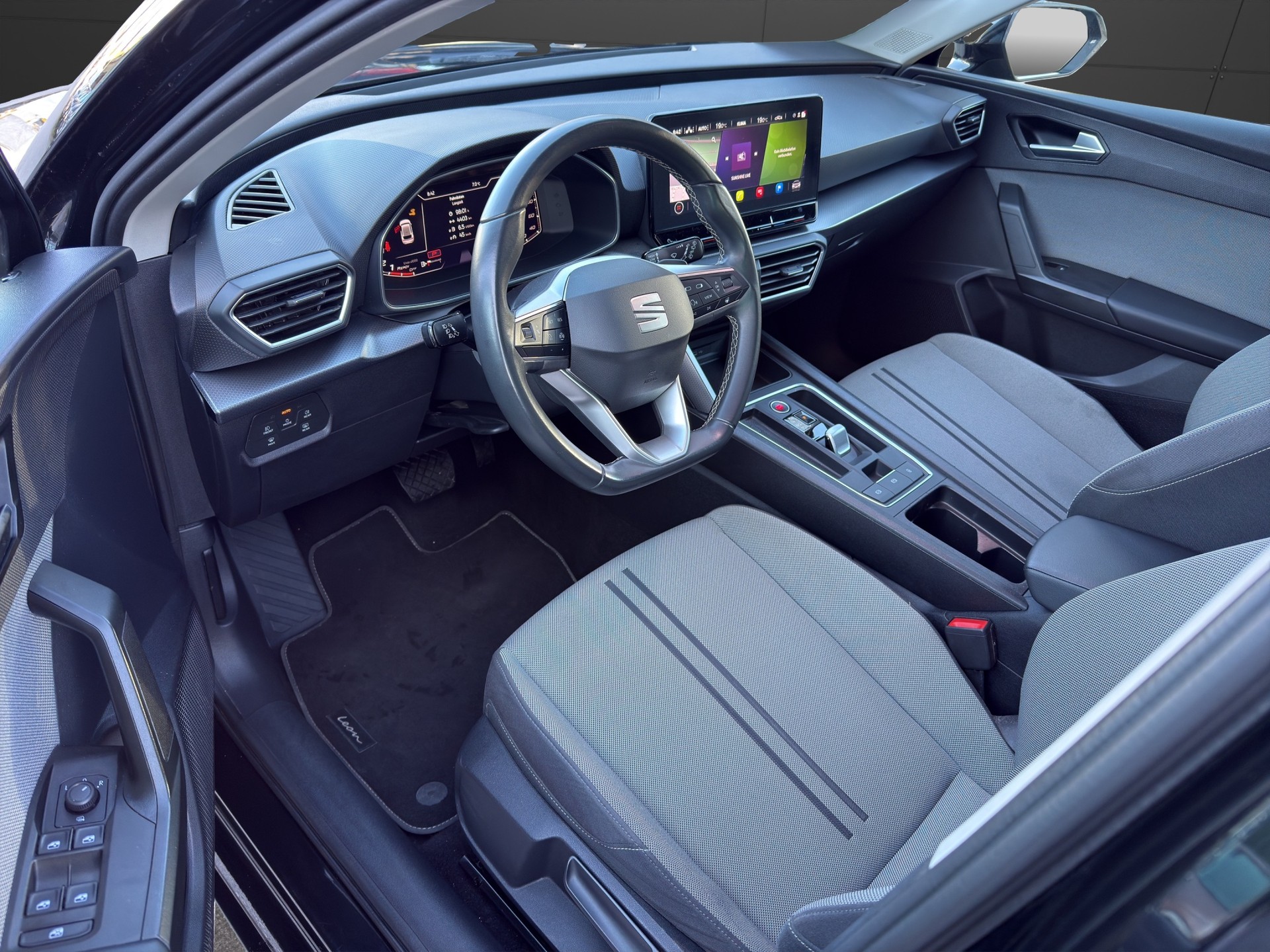 SEAT Leon 1.0 eTSI mHEV Style-image-10