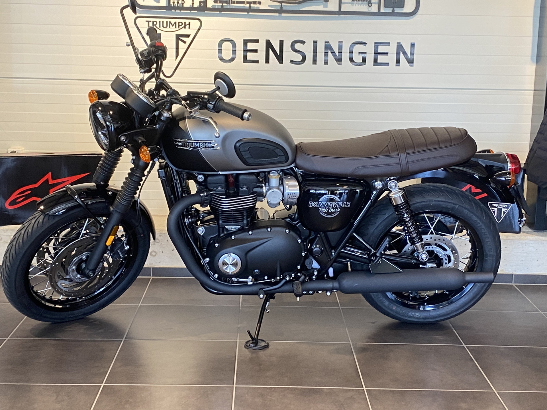 TRIUMPH Bonneville T120 Black (4.49 % Power Leasing - Gültig bis 30.06.2026)