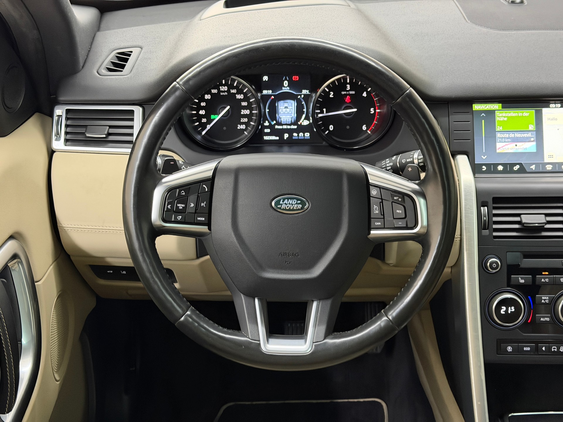 LAND ROVER Discovery Sport 2.0 TD4 HSE AT9-image-10