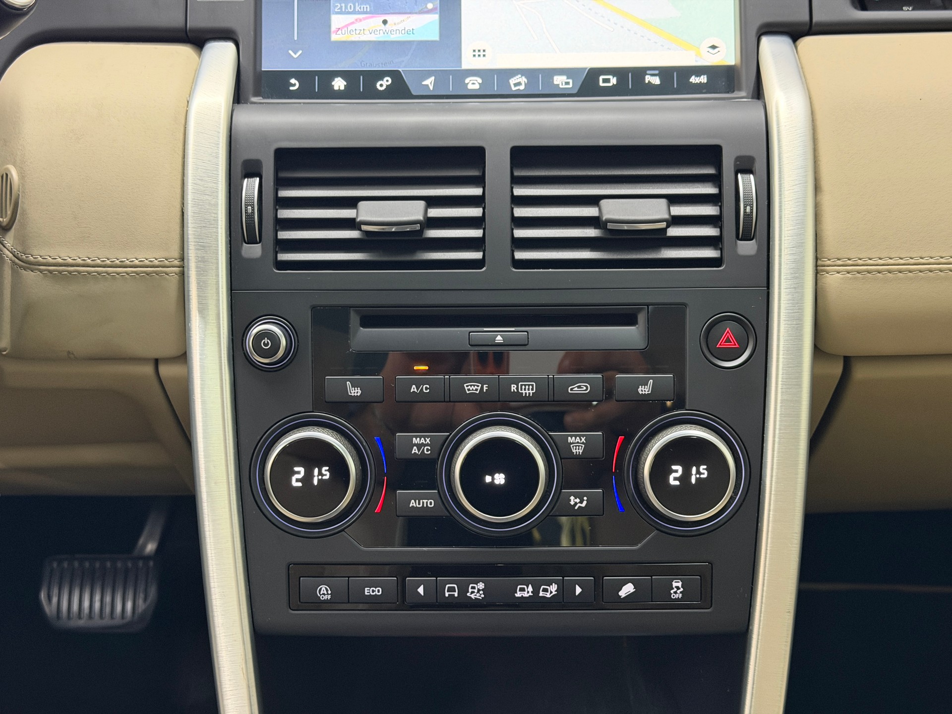 LAND ROVER Discovery Sport 2.0 TD4 HSE AT9-image-14