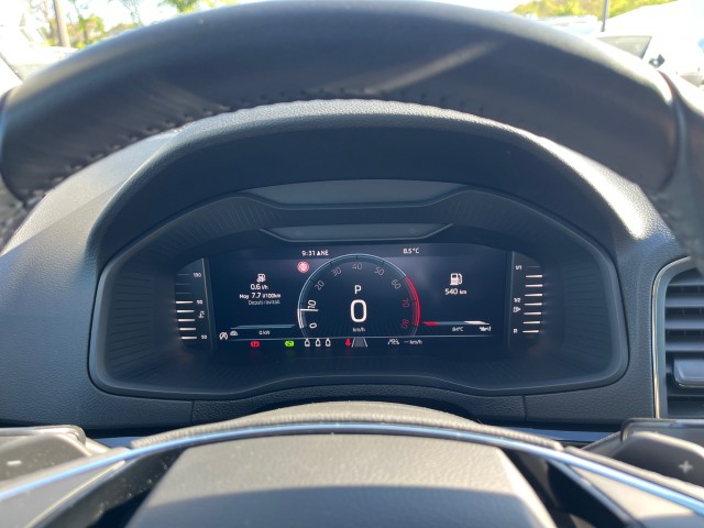 SKODA Karoq 1.5 TSI Tour DSG-image-13