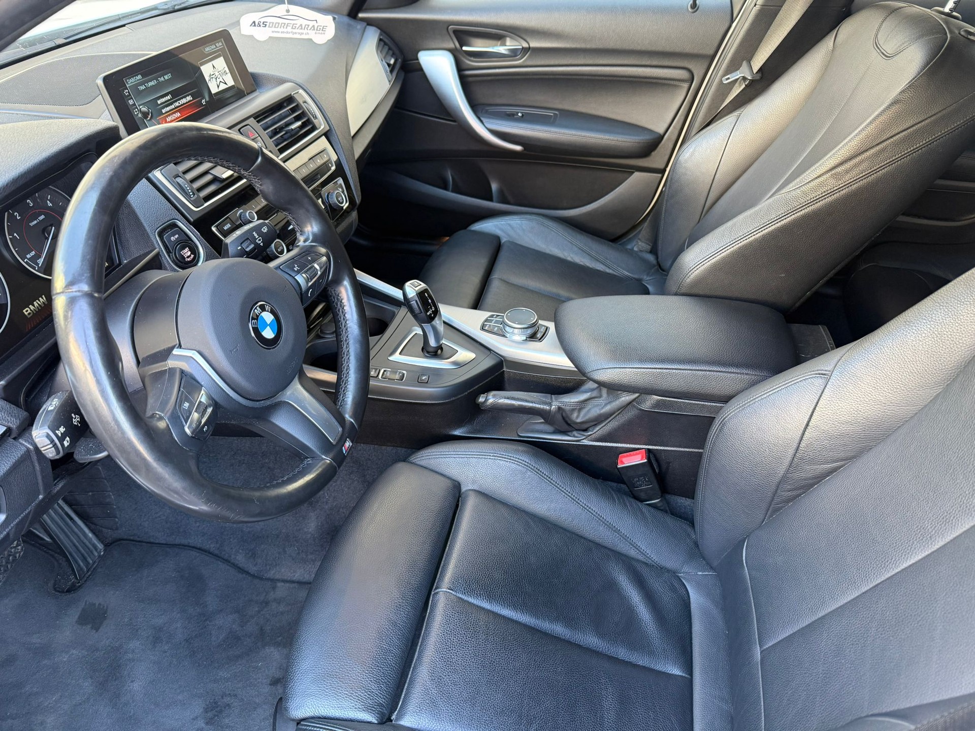 BMW 120d xDrive M Sport Steptronic-image-8