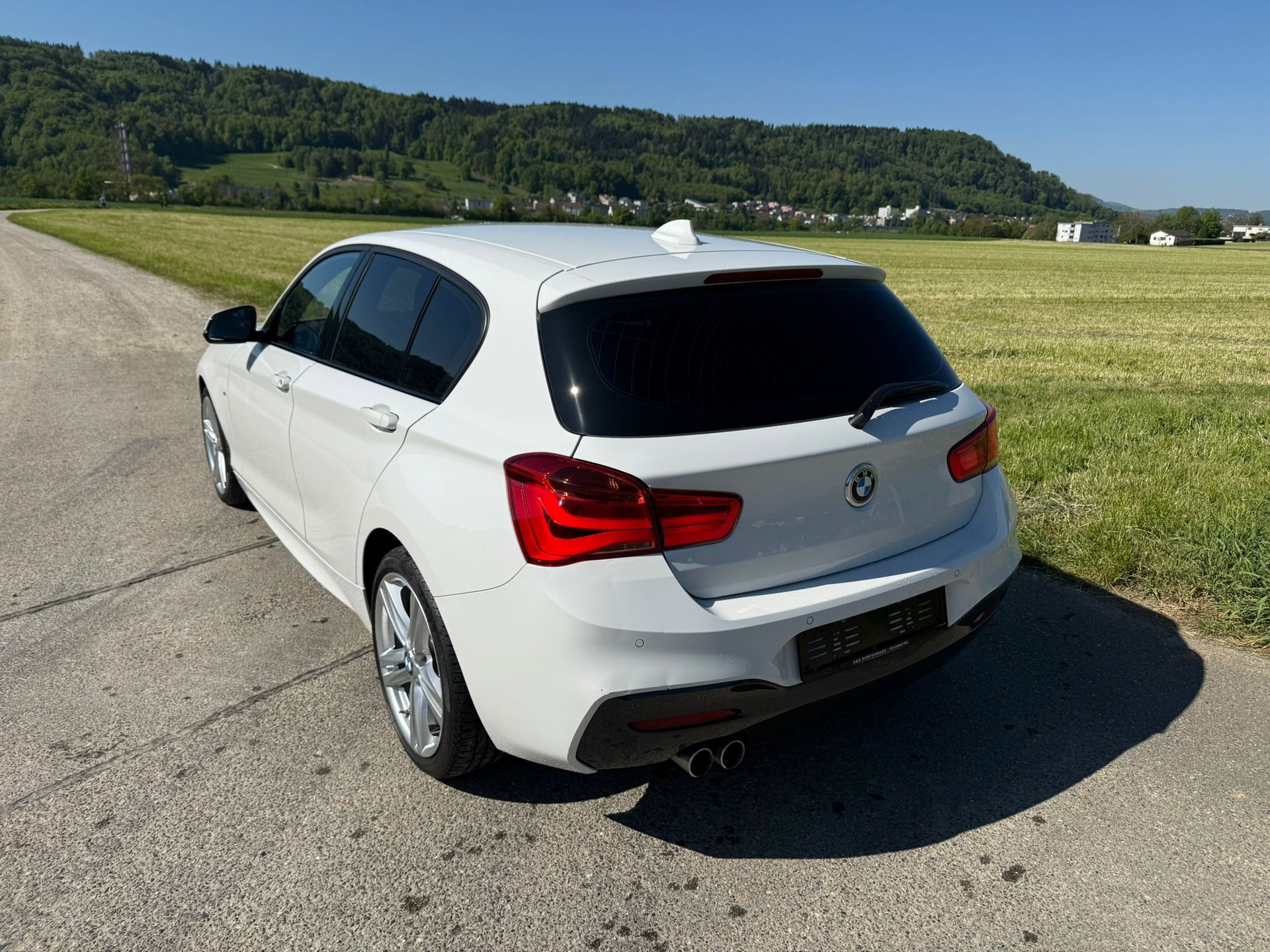 BMW 120d xDrive M Sport Steptronic-image-2