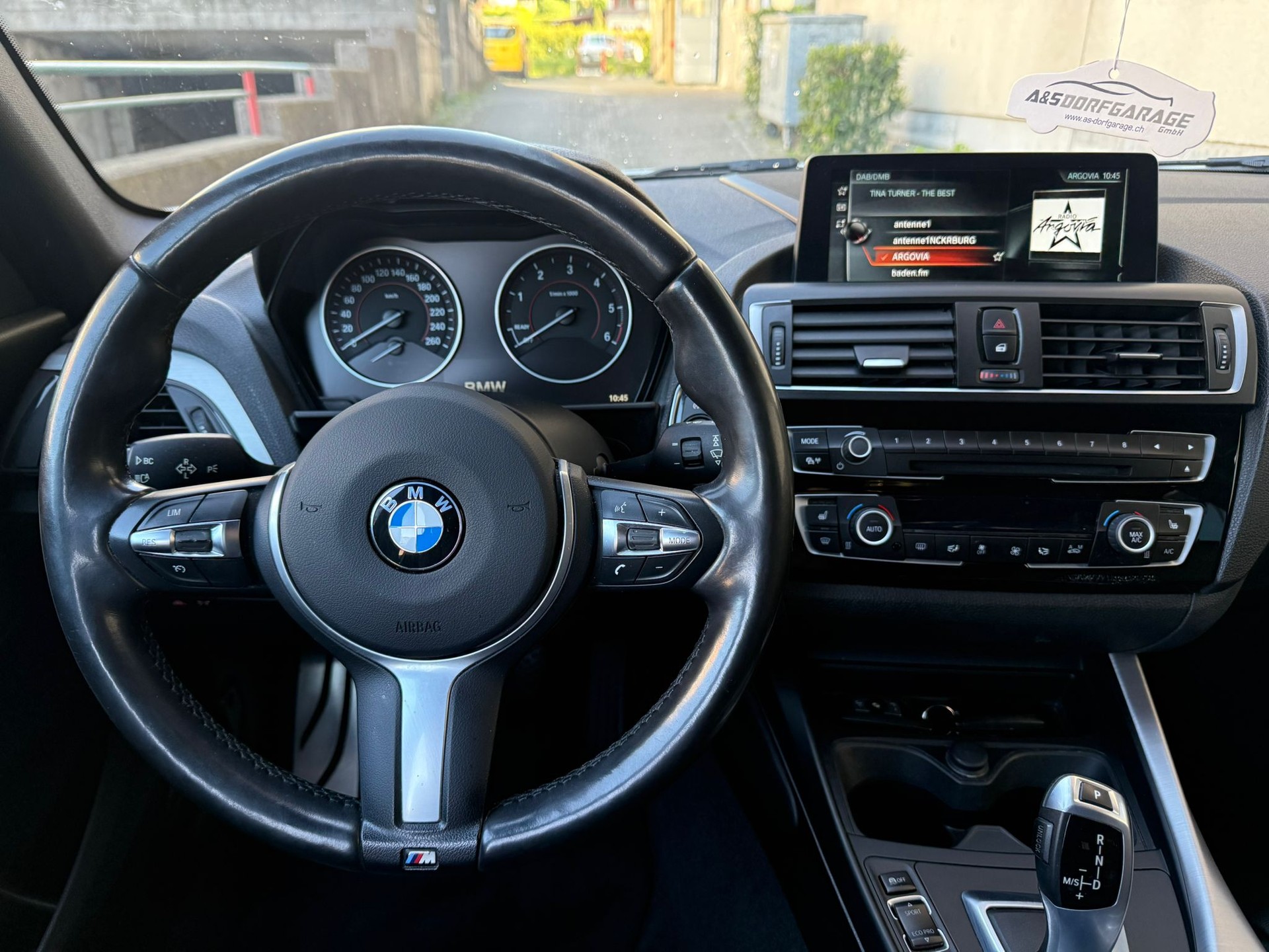 BMW 120d xDrive M Sport Steptronic-image-10