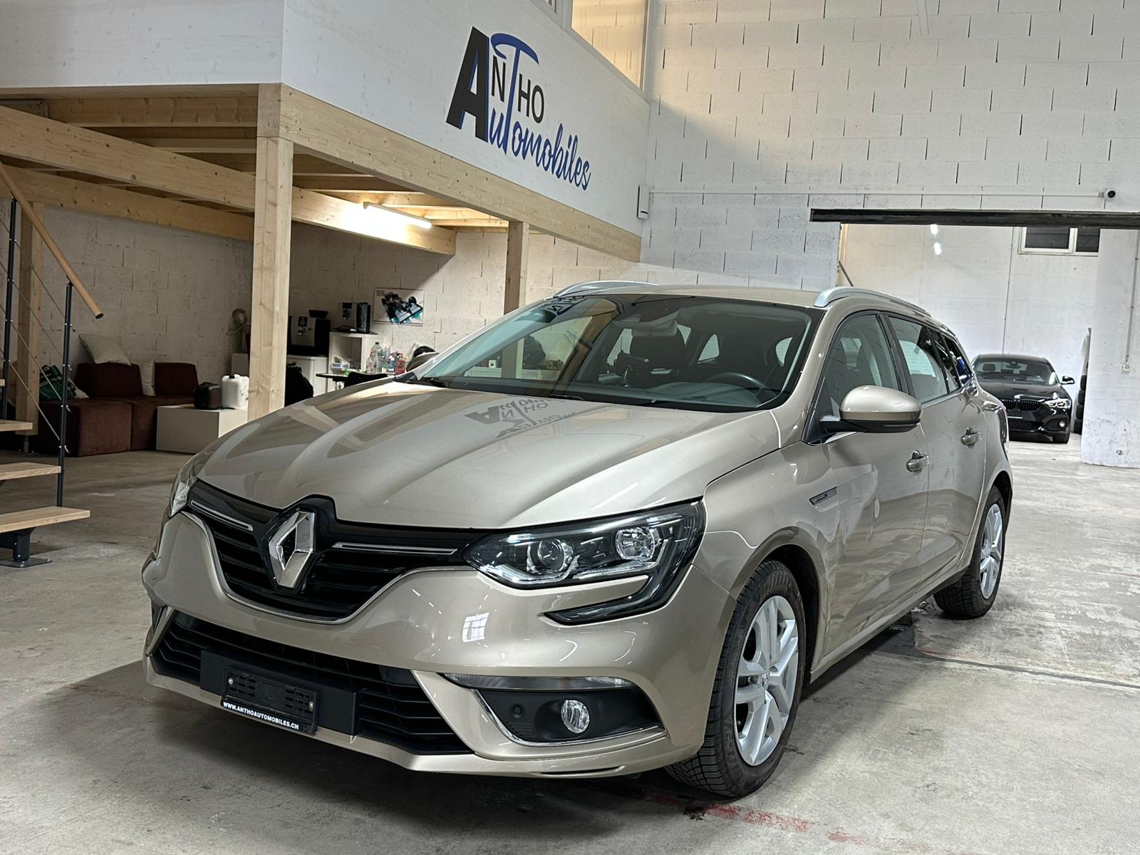 RENAULT Mégane Grandtour 1.2 16V Turbo Zen EDC