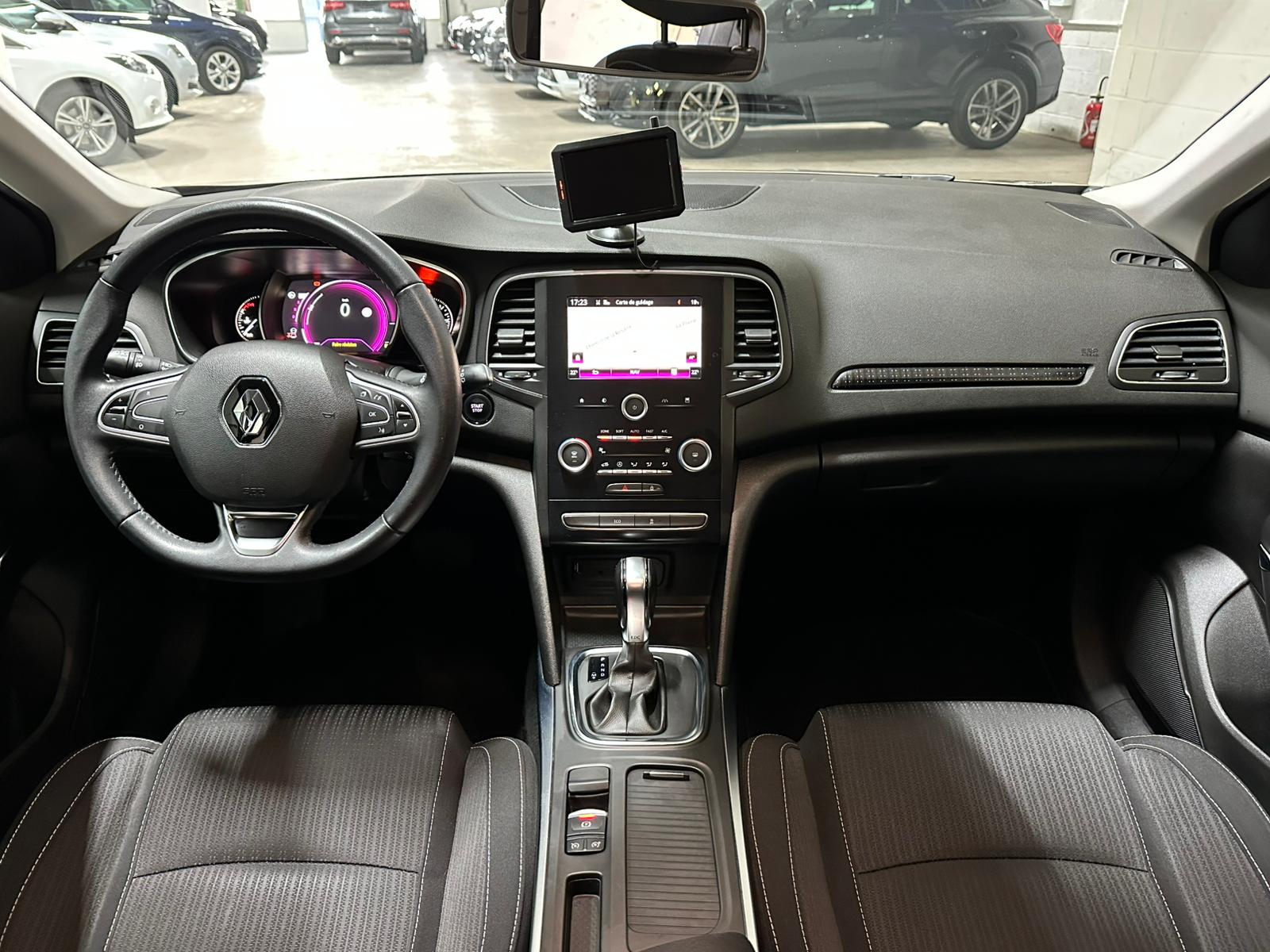 RENAULT Mégane Grandtour 1.2 16V Turbo Zen EDC-image-9