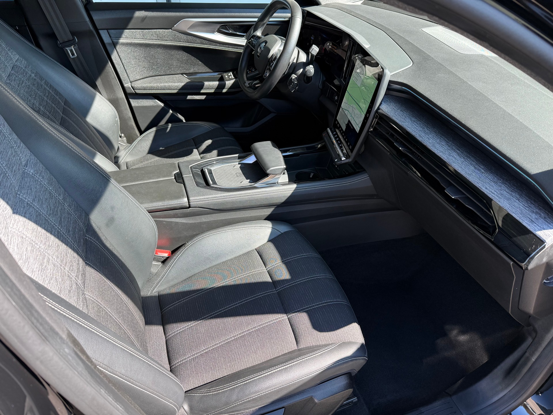 RENAULT Austral 1.2 HEV 200 Techno A-image-9