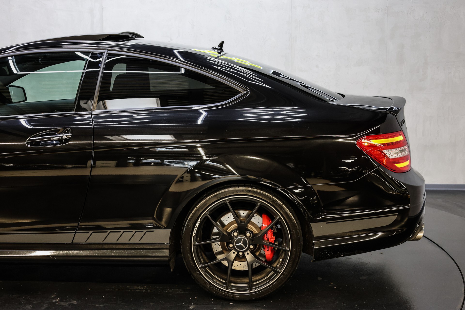 MERCEDES-BENZ C 63 V8 AMG Coupé Edition 507-image-10