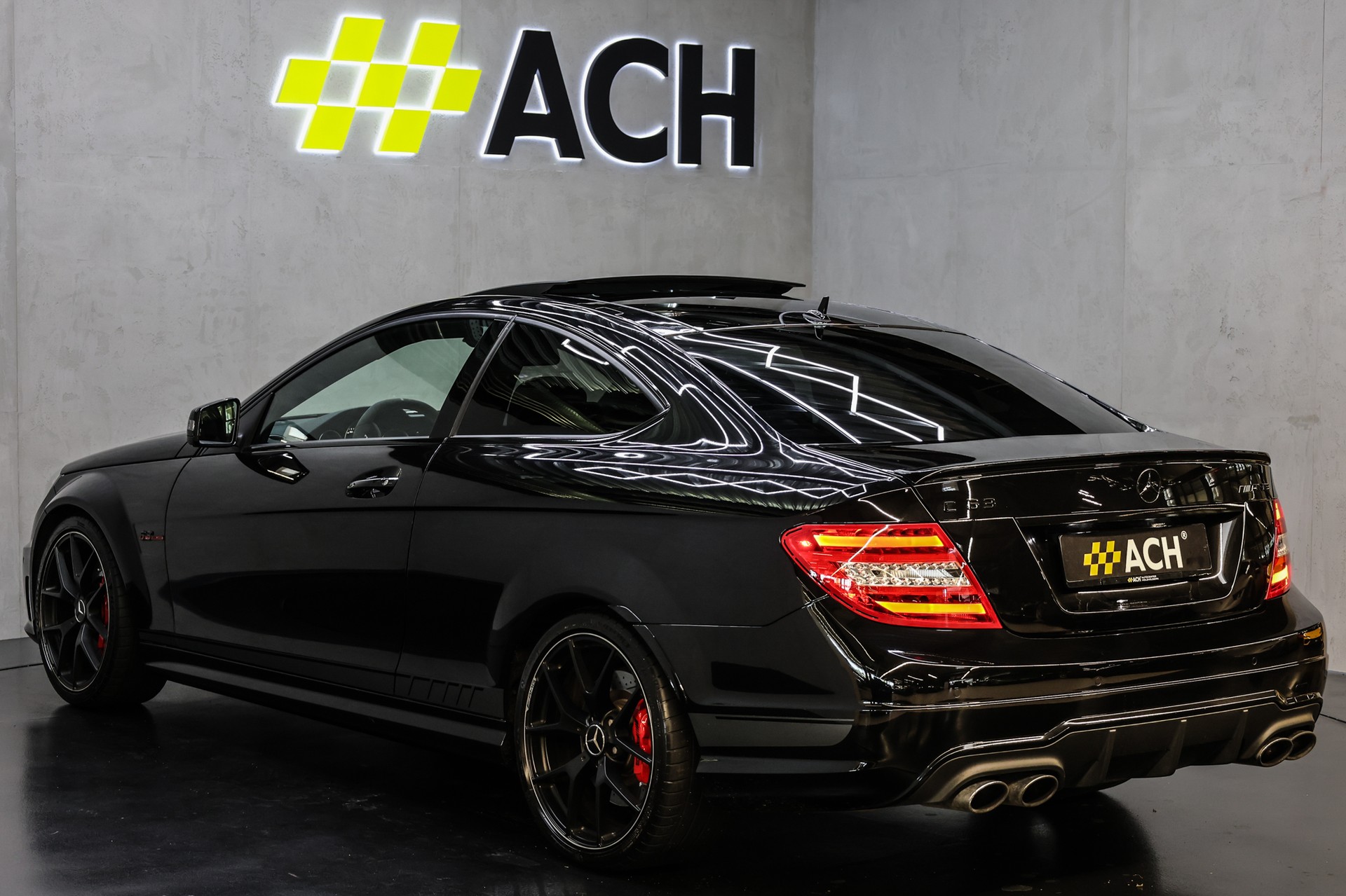 MERCEDES-BENZ C 63 V8 AMG Coupé Edition 507-image-3