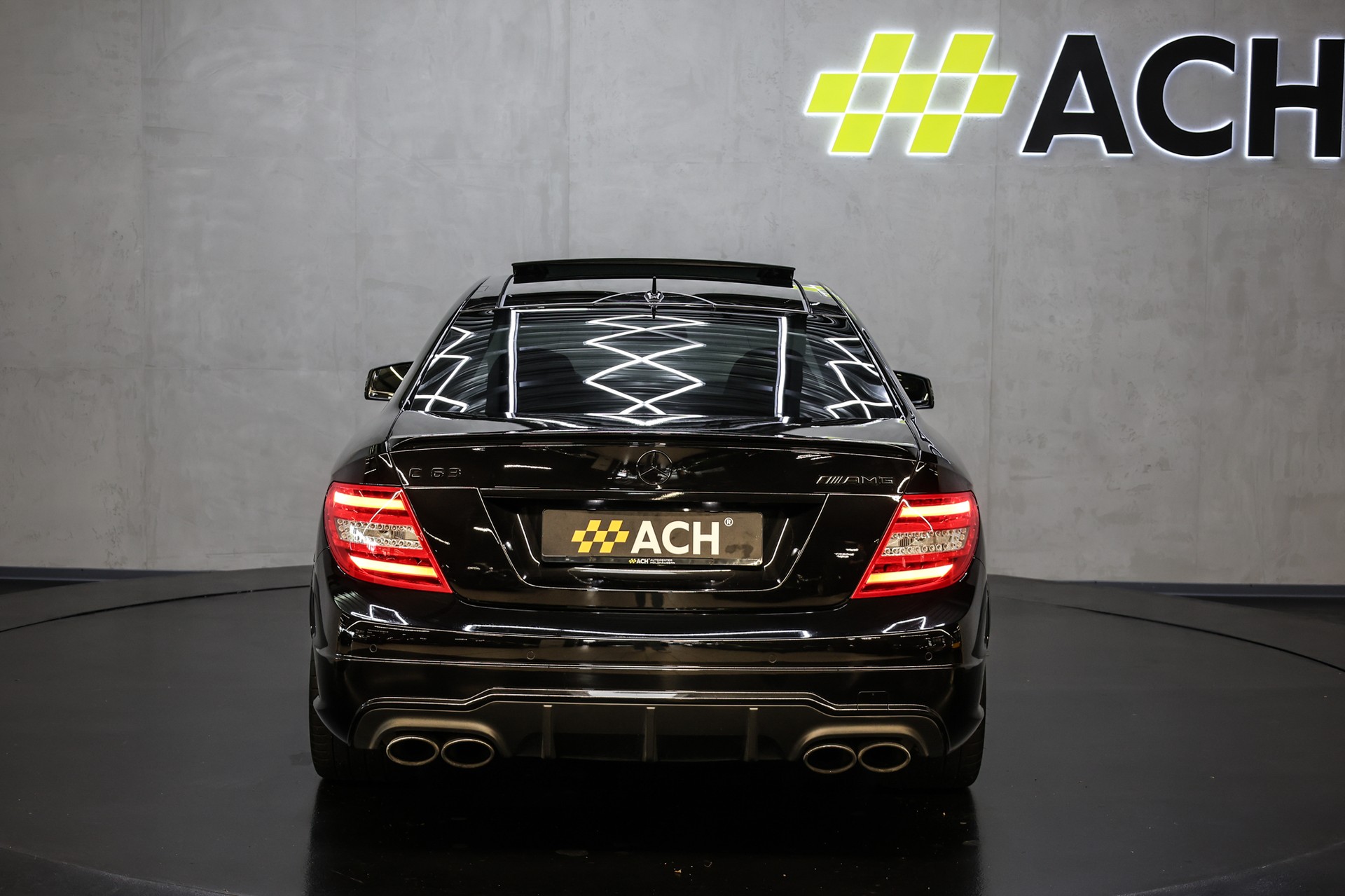 MERCEDES-BENZ C 63 V8 AMG Coupé Edition 507-image-4