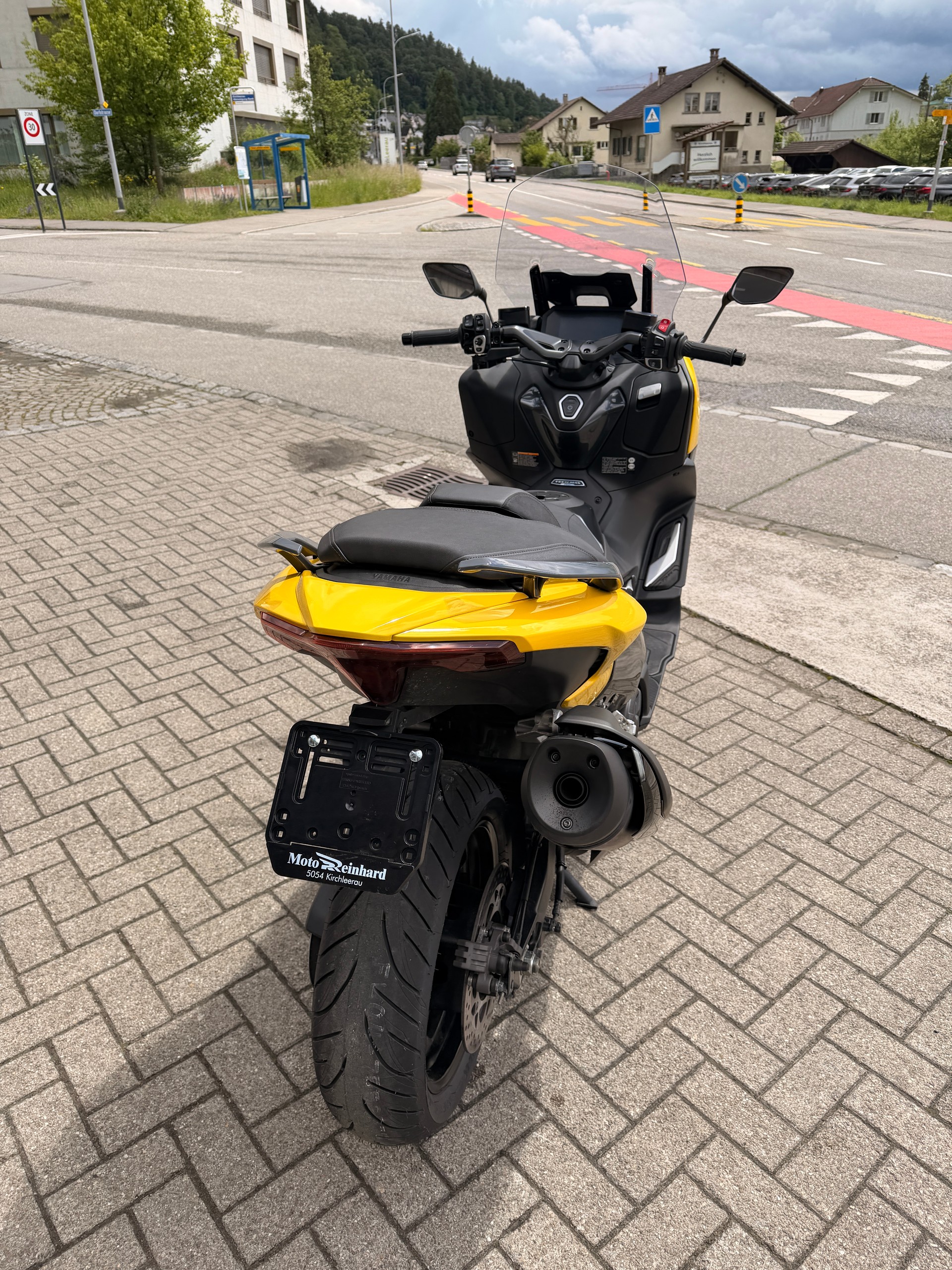 YAMAHA T-MAX XP 560-image-4