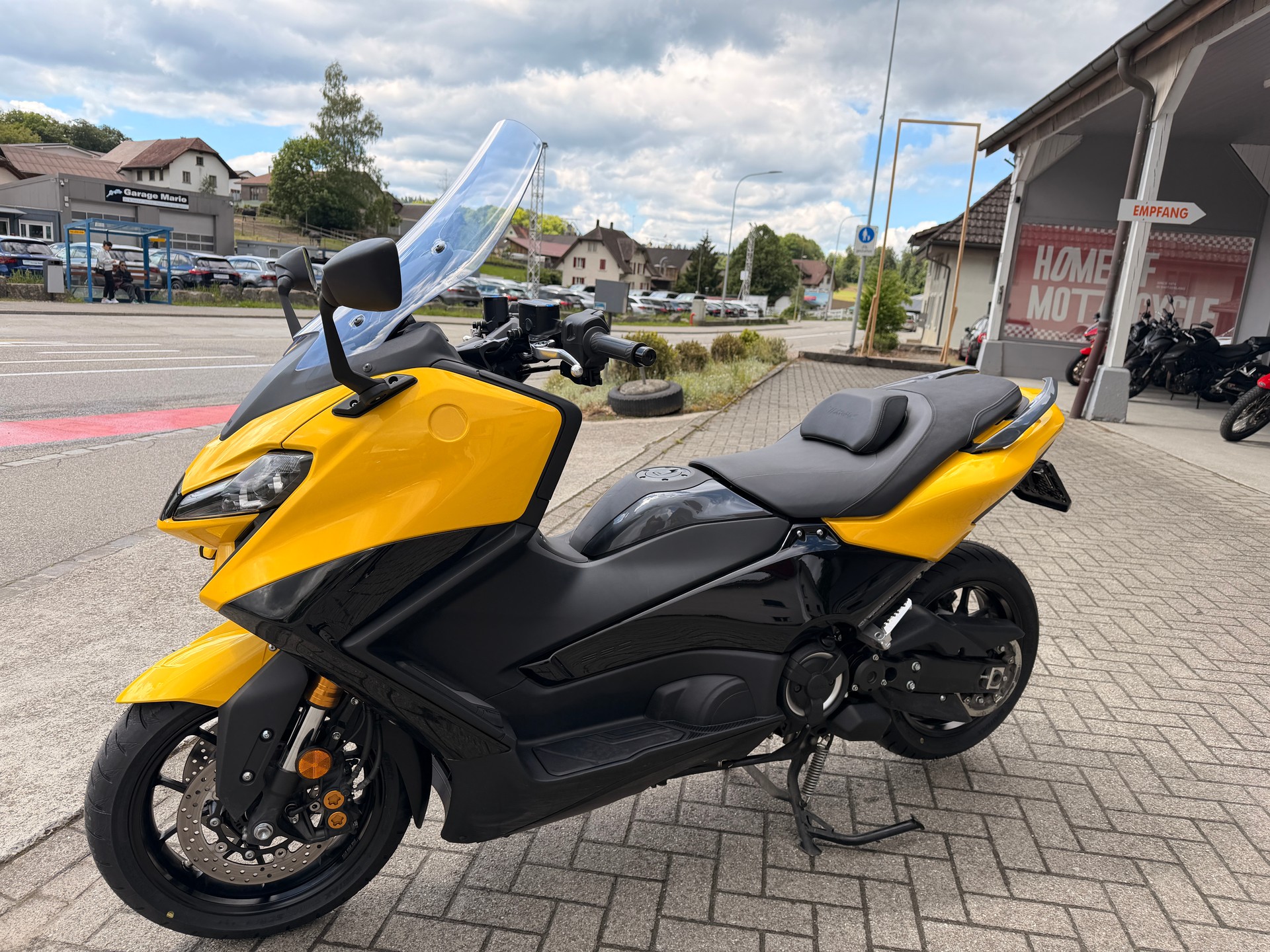 YAMAHA T-MAX XP 560