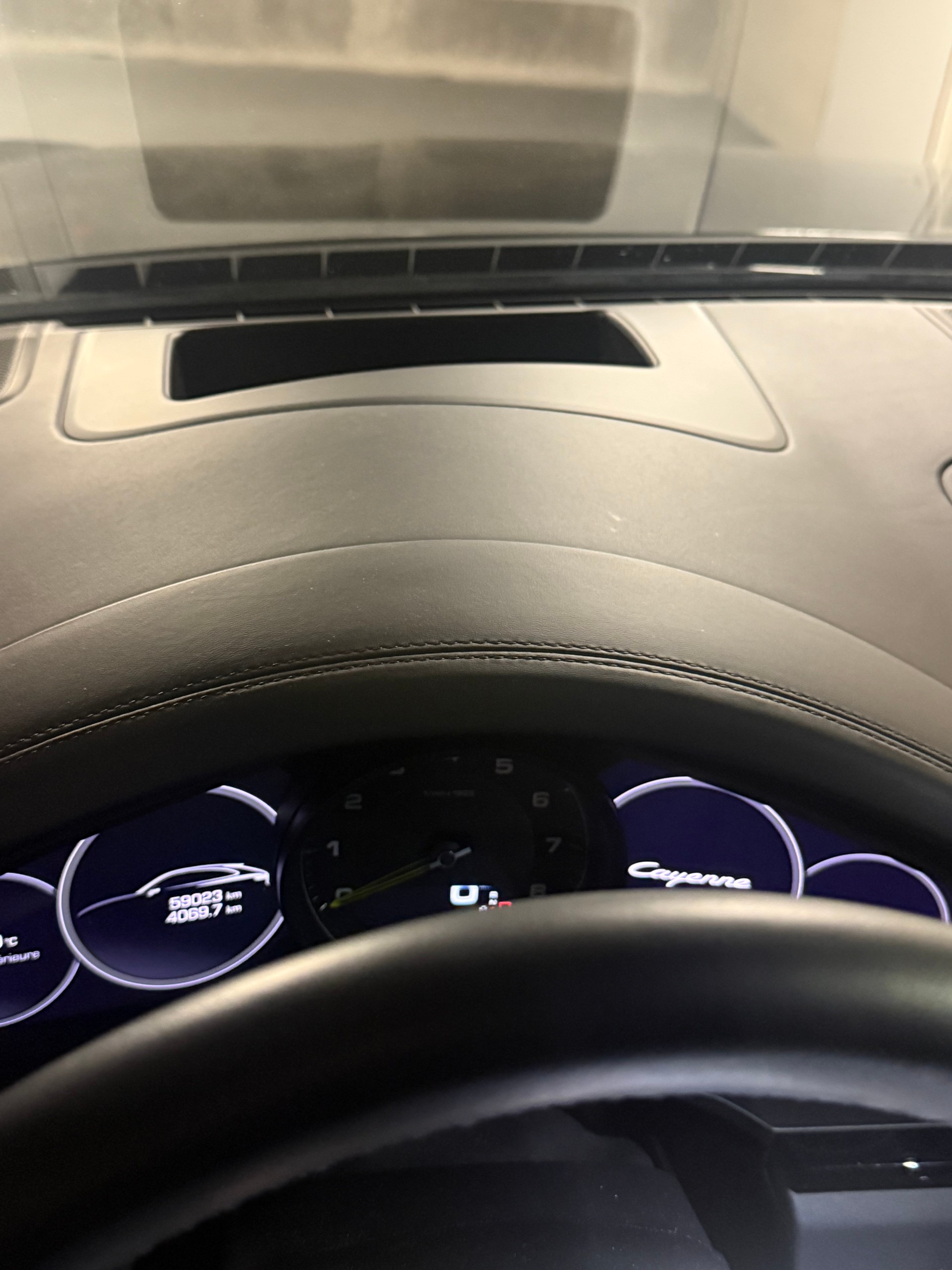 PORSCHE Cayenne Coupé E-Hybrid-image-10
