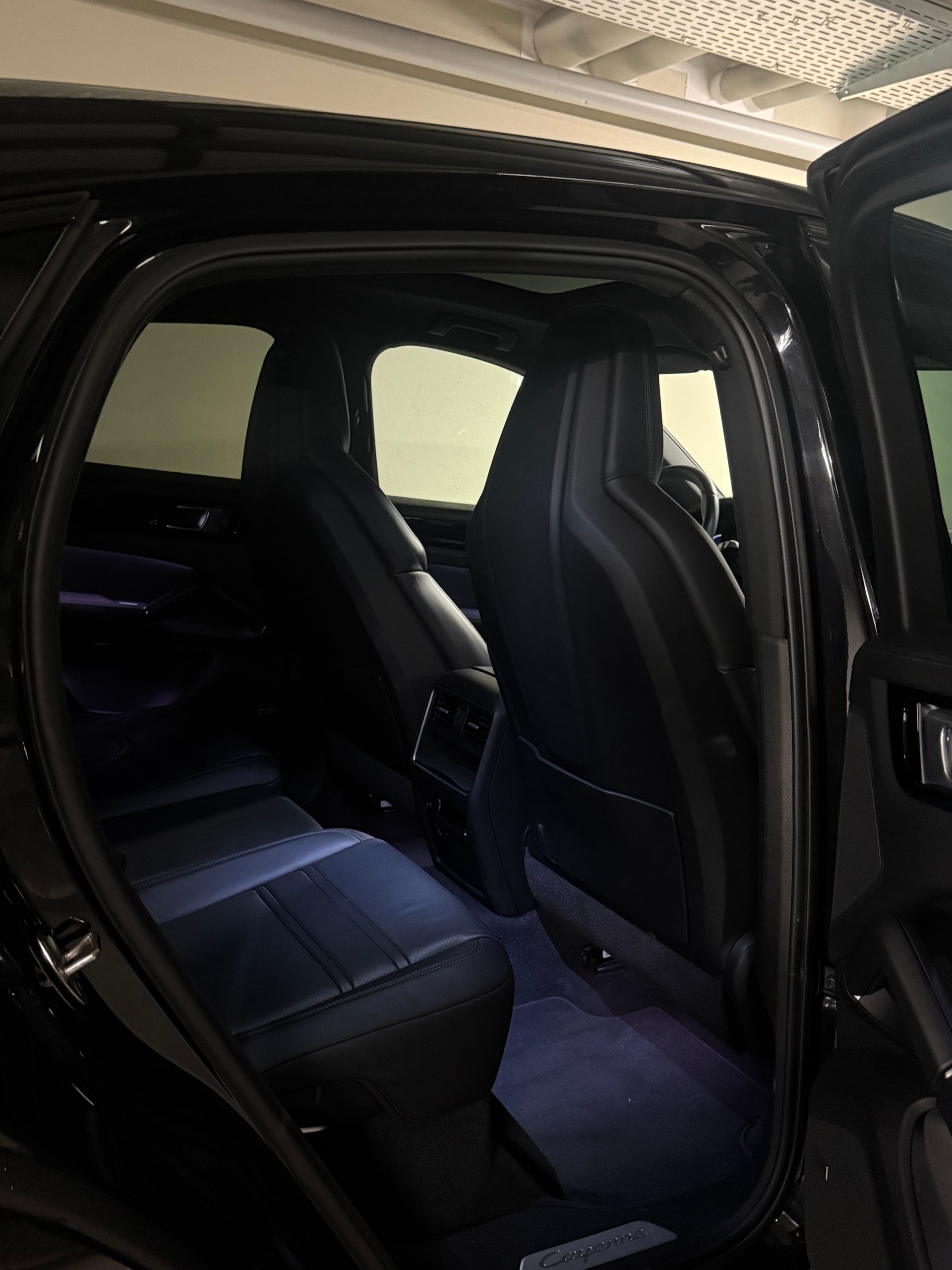 PORSCHE Cayenne Coupé E-Hybrid-image-9