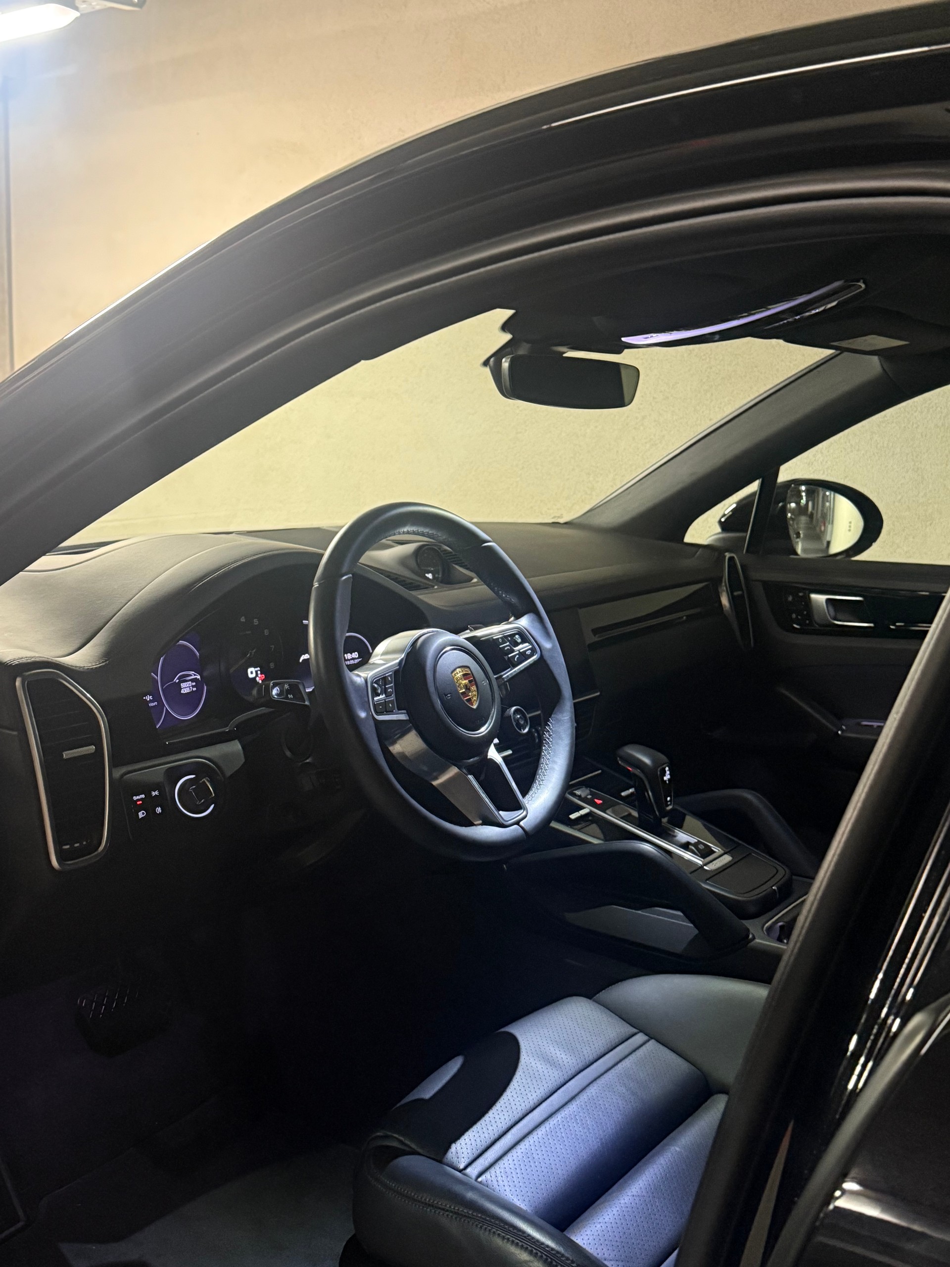 PORSCHE Cayenne Coupé E-Hybrid-image-7