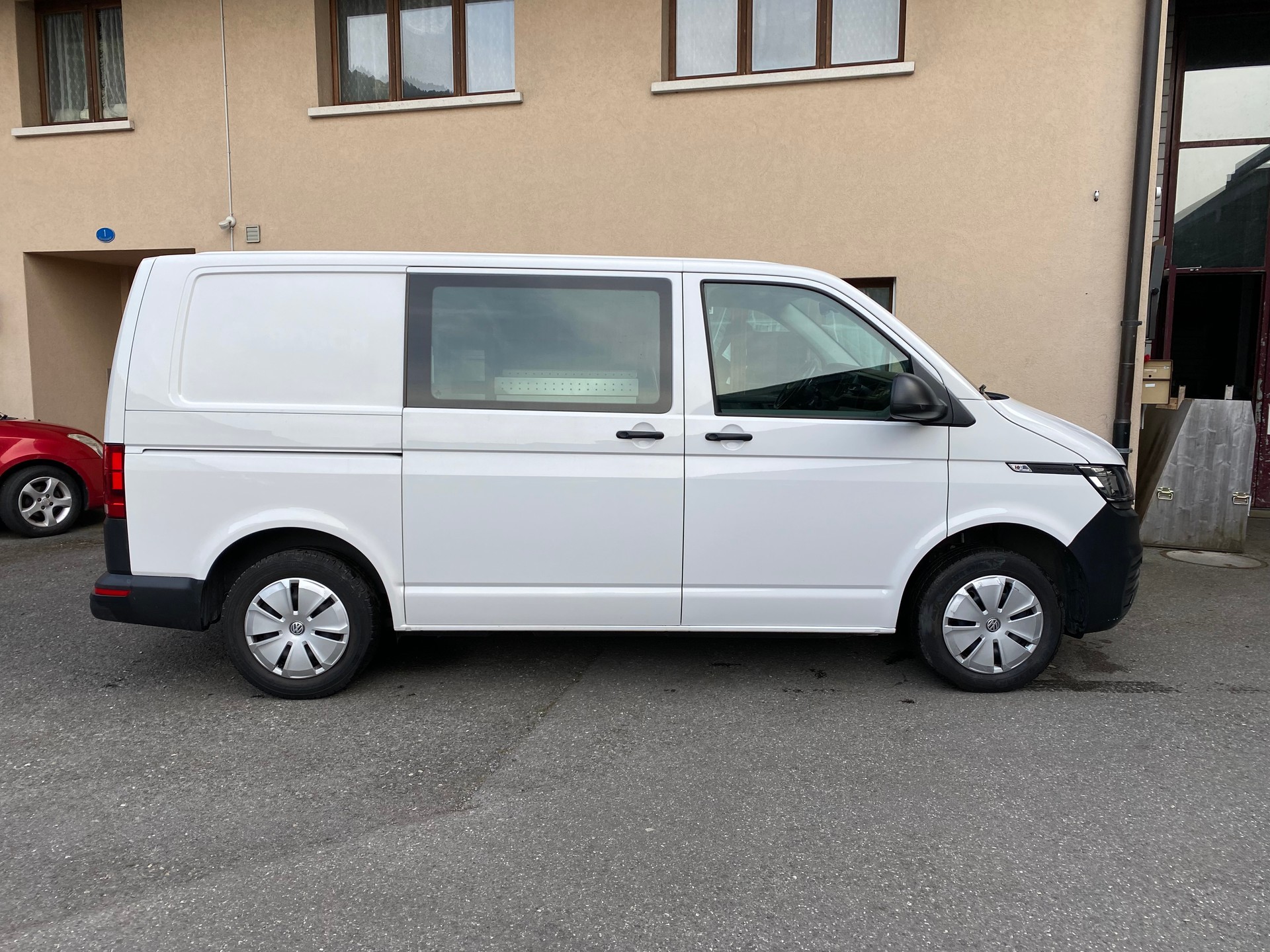 VW T6.1 2.0 TDI 4Motion DSG-image-9
