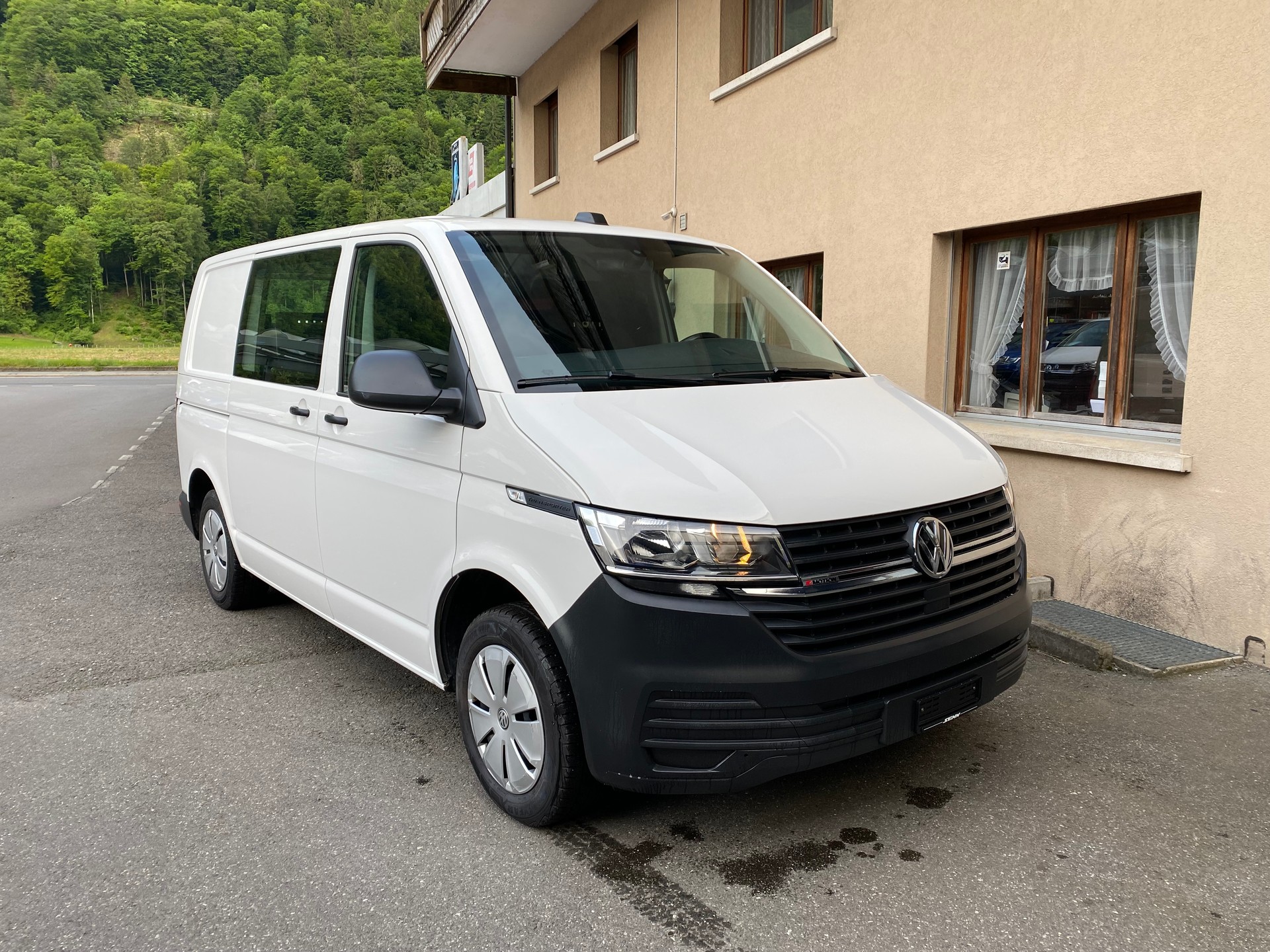 VW T6.1 2.0 TDI 4Motion DSG-image-8