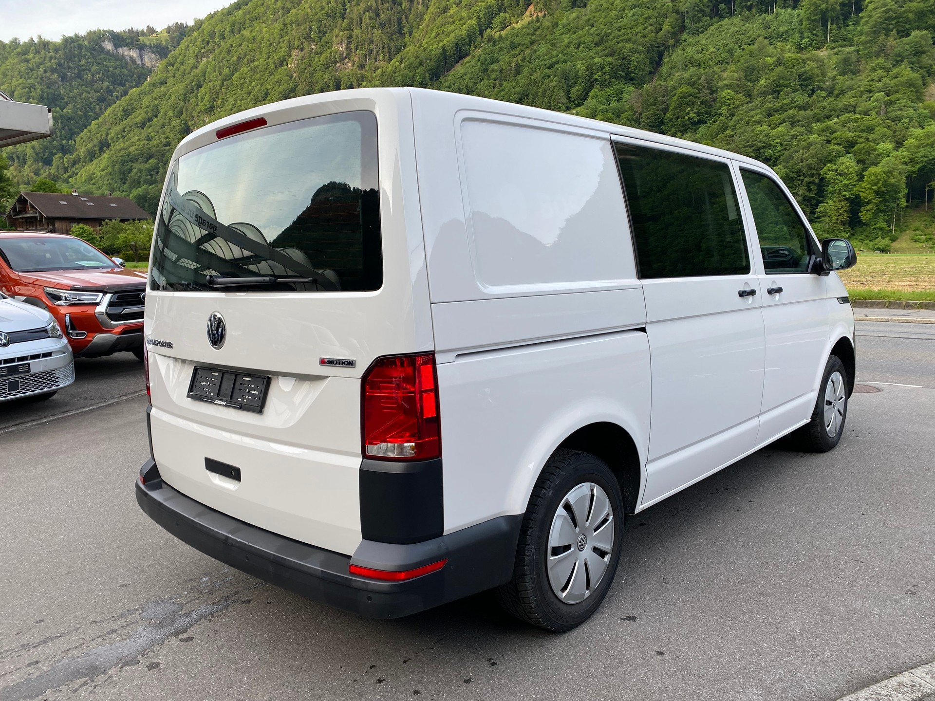 VW T6.1 2.0 TDI 4Motion DSG-image-12
