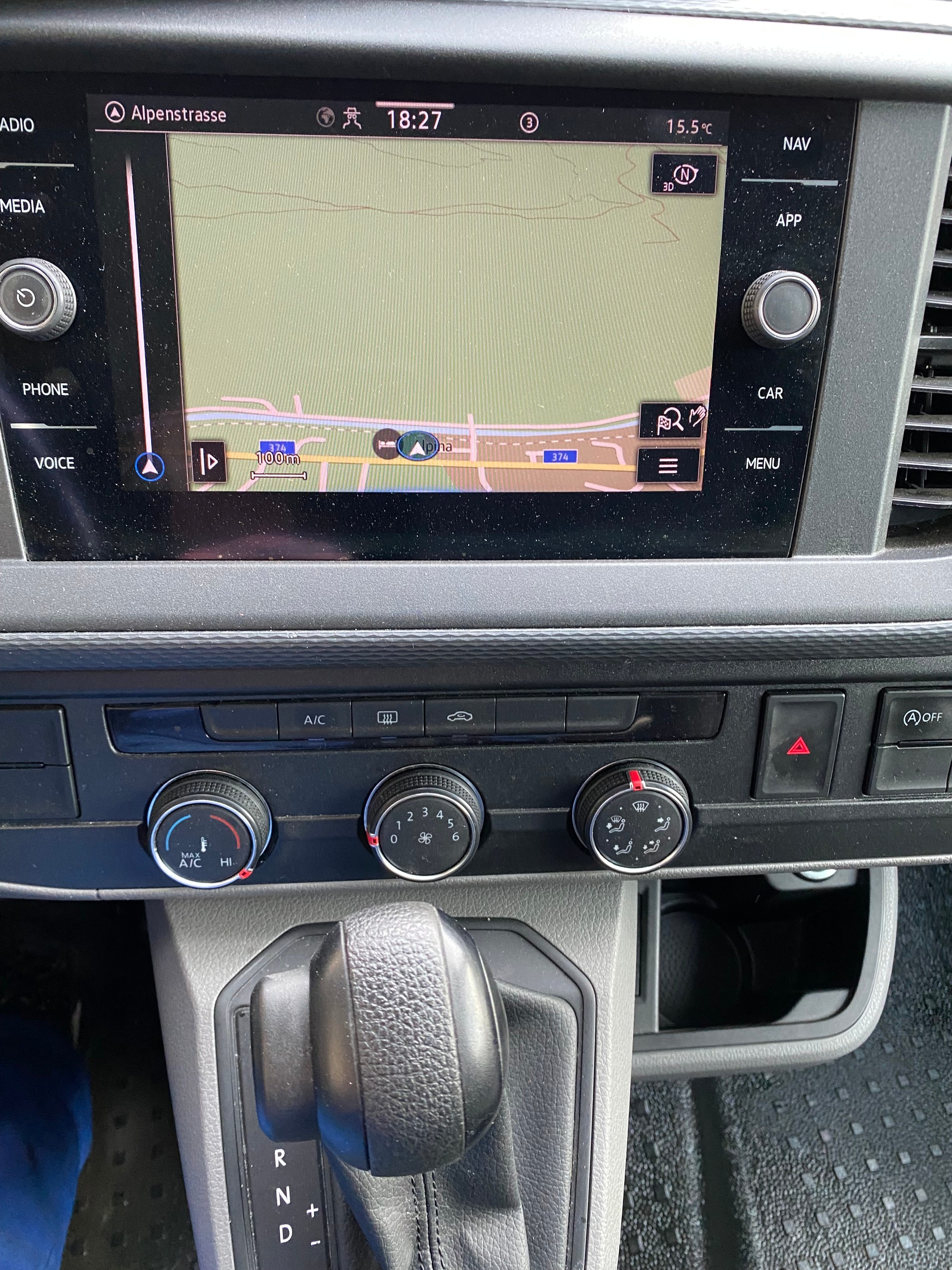 VW T6.1 2.0 TDI 4Motion DSG-image-4