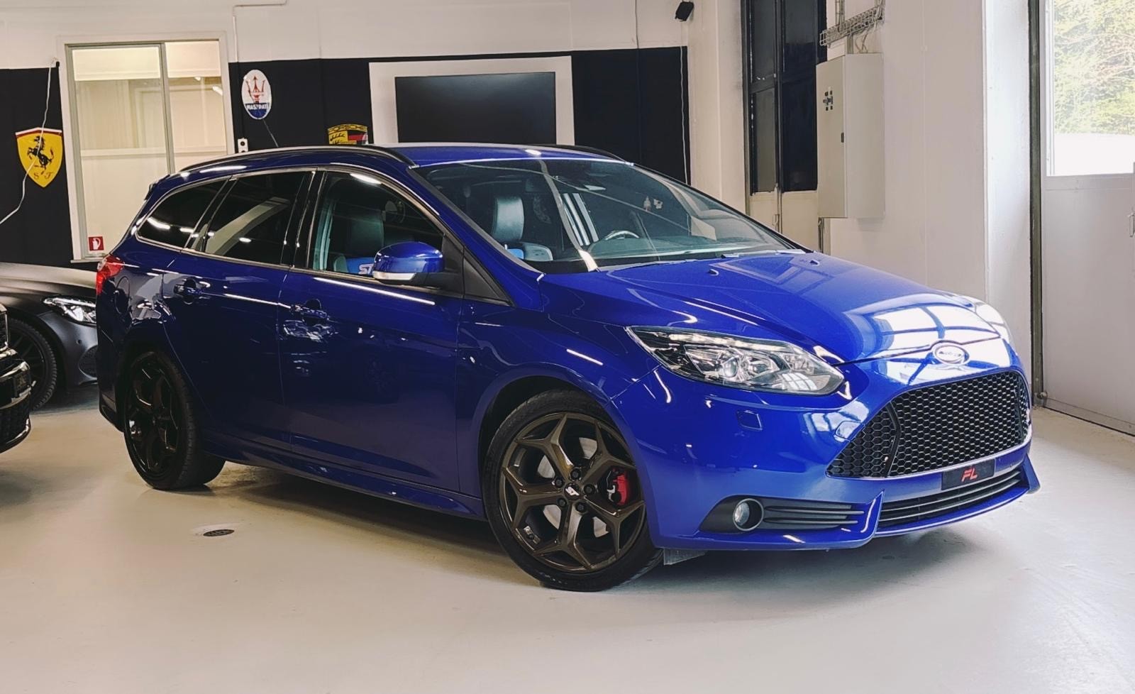 FORD Focus 2.0 SCTi ST-3-image-5