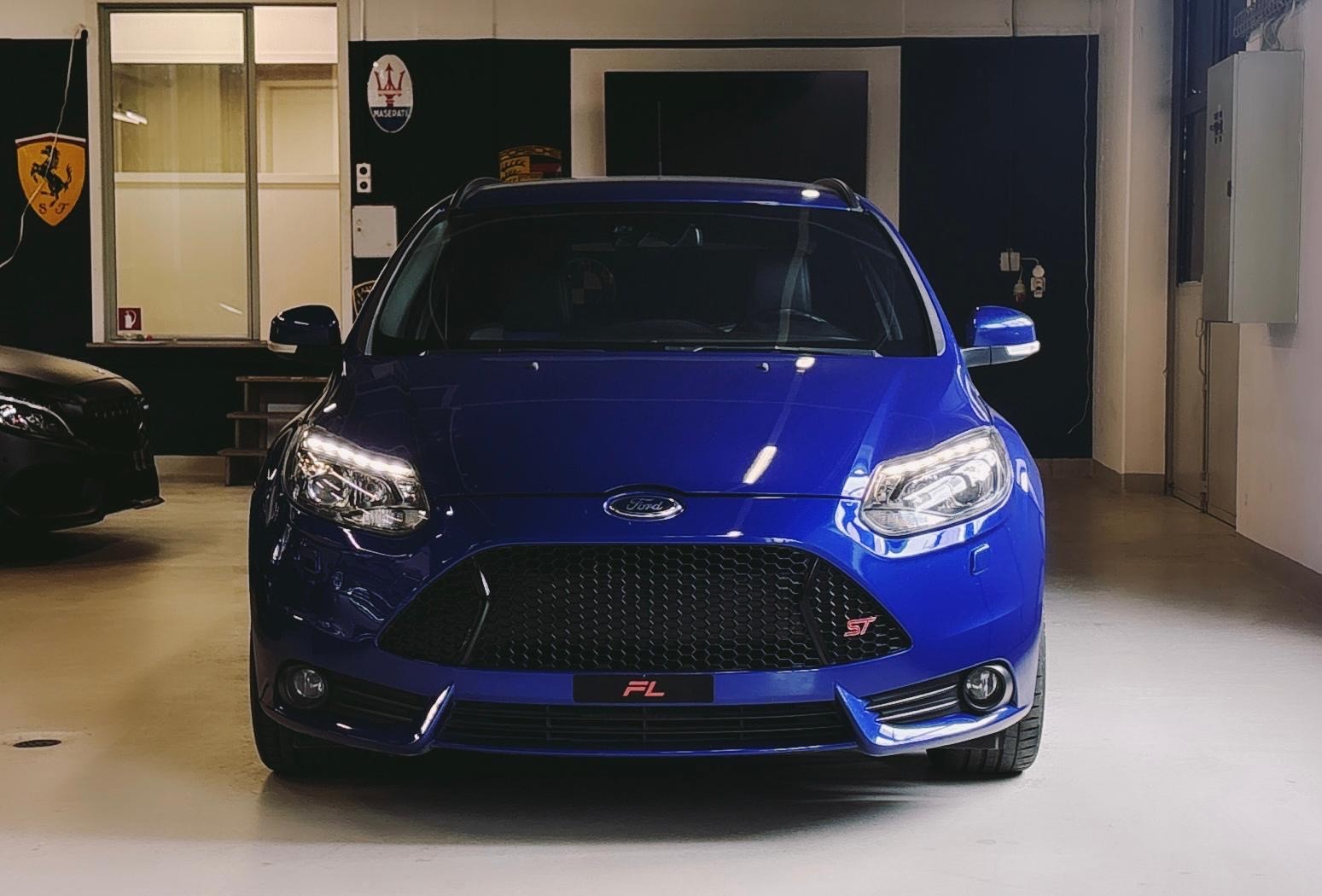 FORD Focus 2.0 SCTi ST-3-image-2