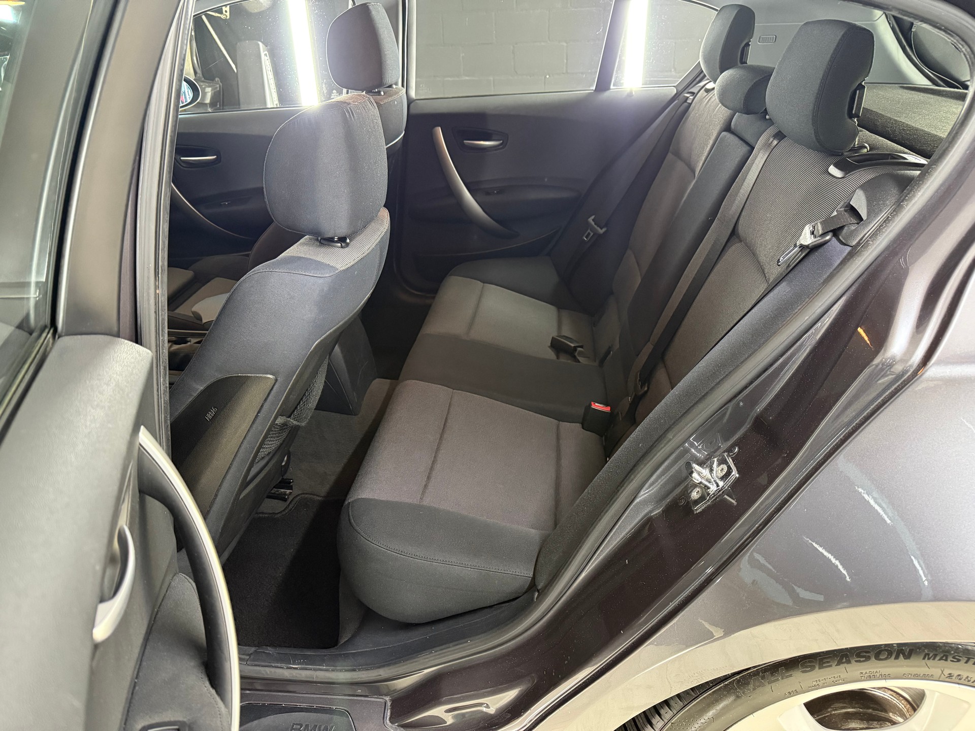 BMW 120i-image-9