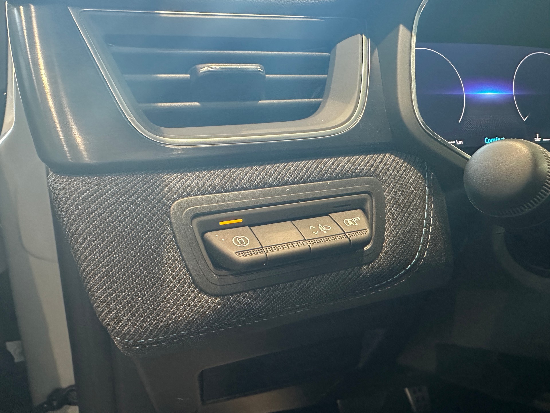 RENAULT Captur 1.3 TCe Esprit Alpine EDC-image-17