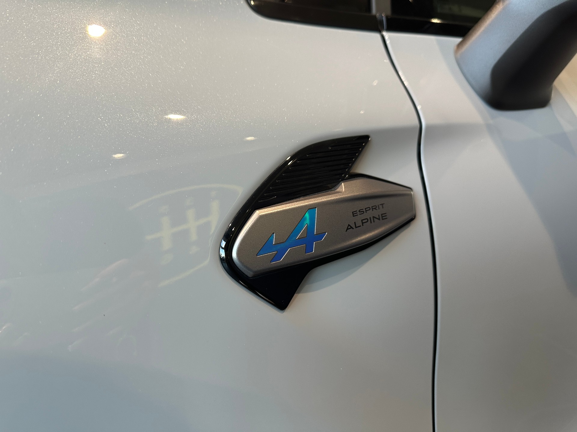 RENAULT Captur 1.3 TCe Esprit Alpine EDC-image-4