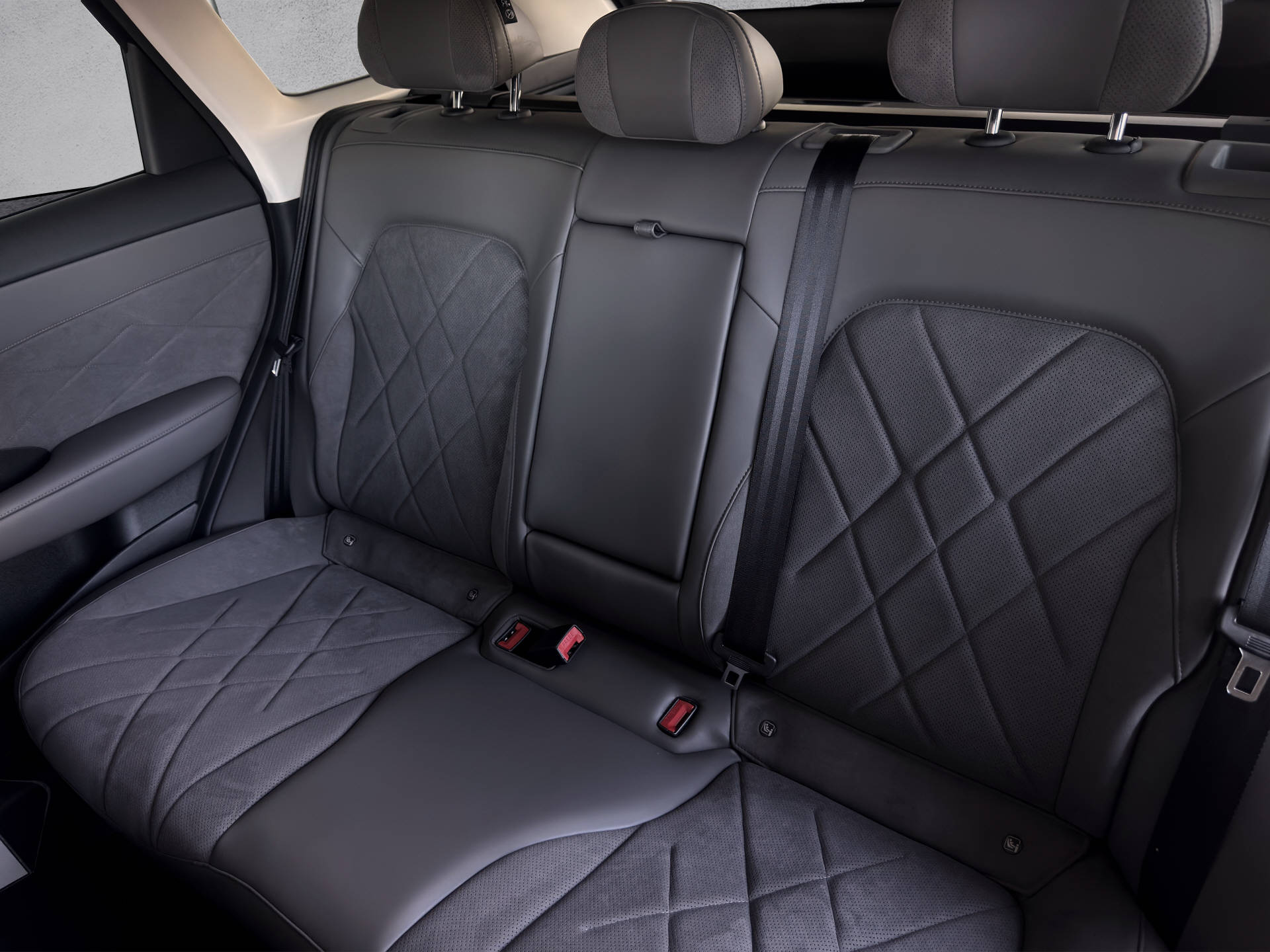 MG S6 EV 77 kWh Luxury 4WD-image-10