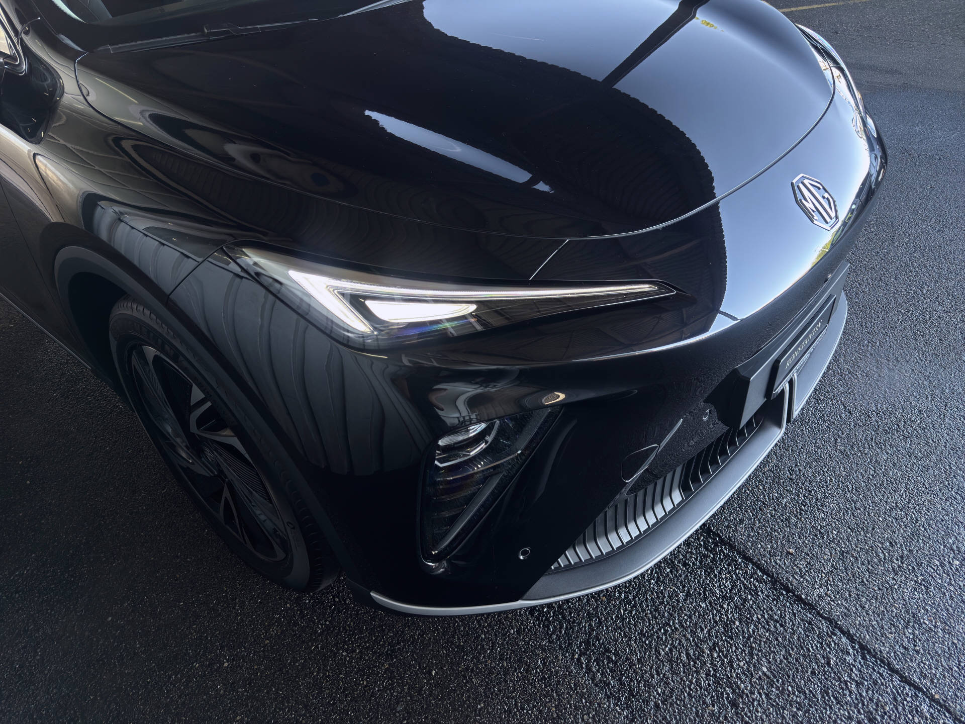 MG S6 EV 77 kWh Luxury 4WD-image-6