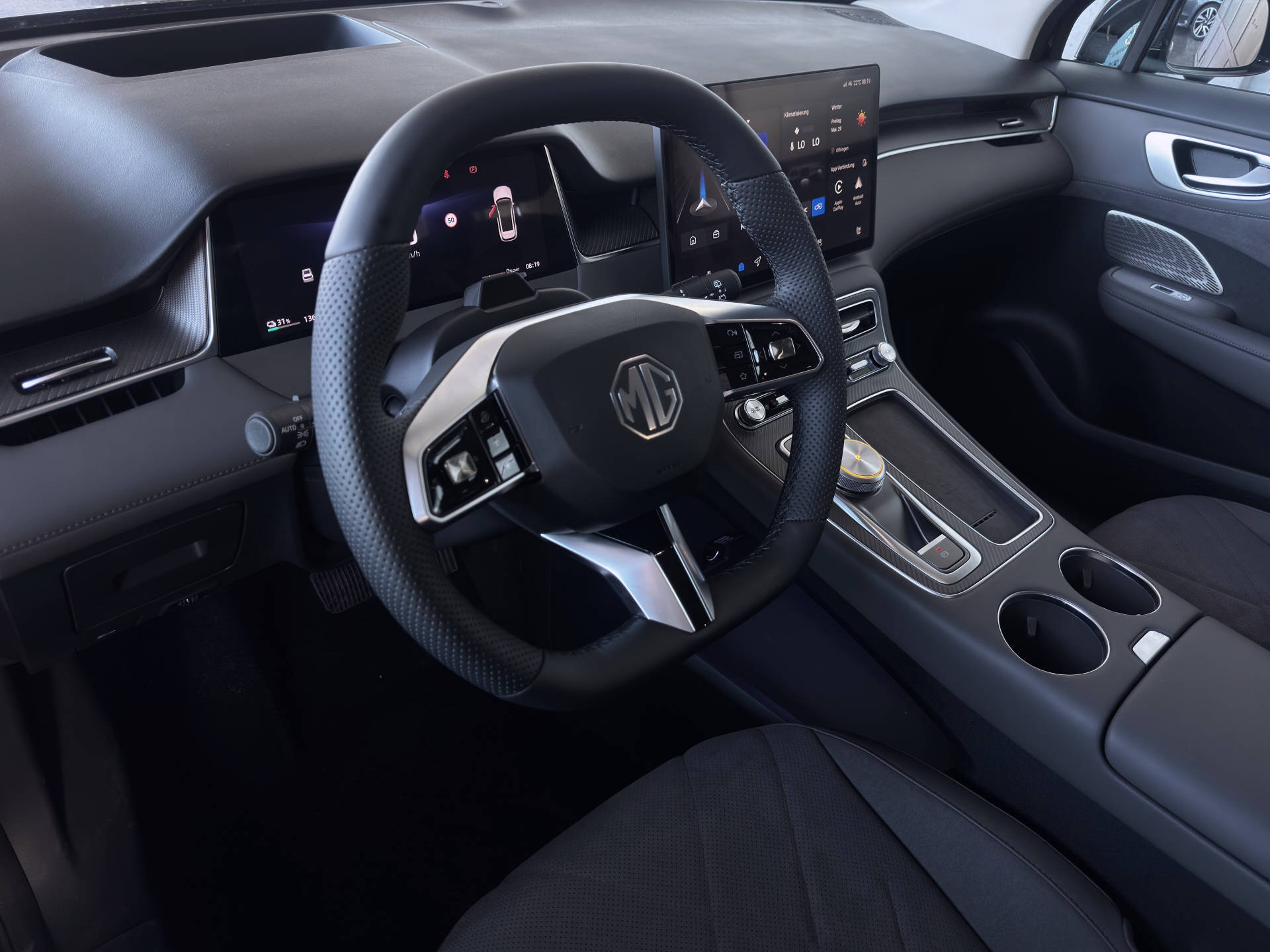 MG S6 EV 77 kWh Luxury 4WD-image-12