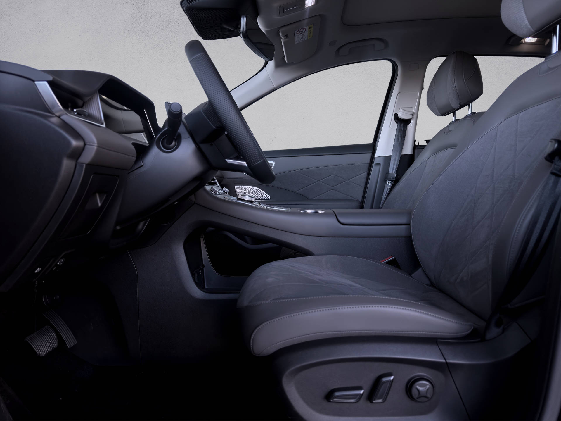 MG S6 EV 77 kWh Luxury 4WD-image-15