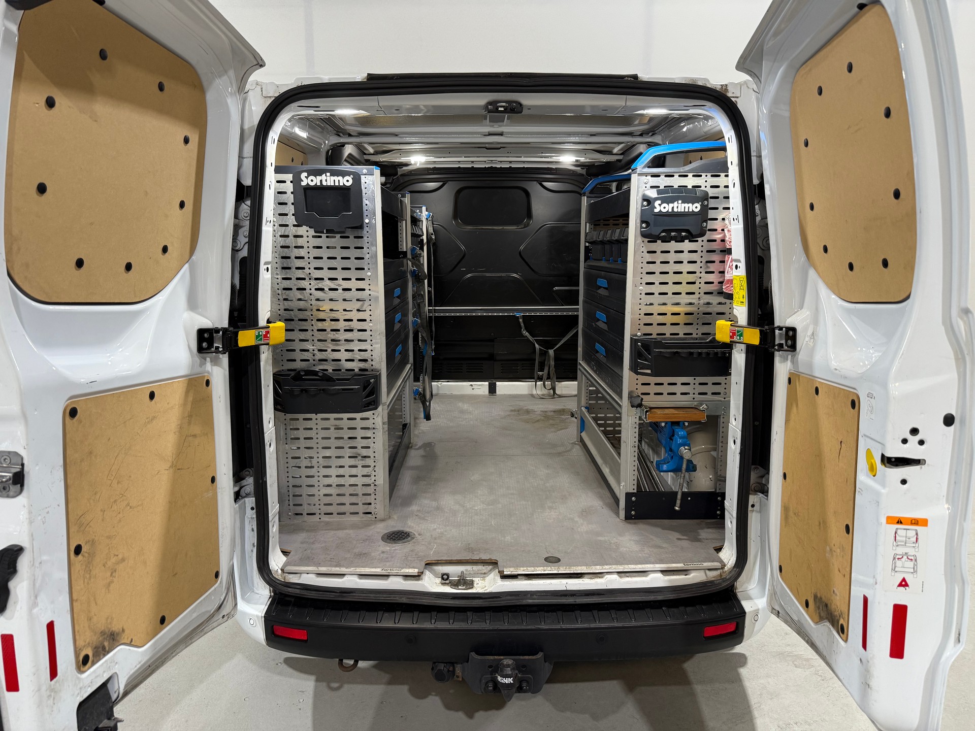 FORD Transit Custom Van 320 L1H1 Trend 3Plätzer (Sortimo)-image-10