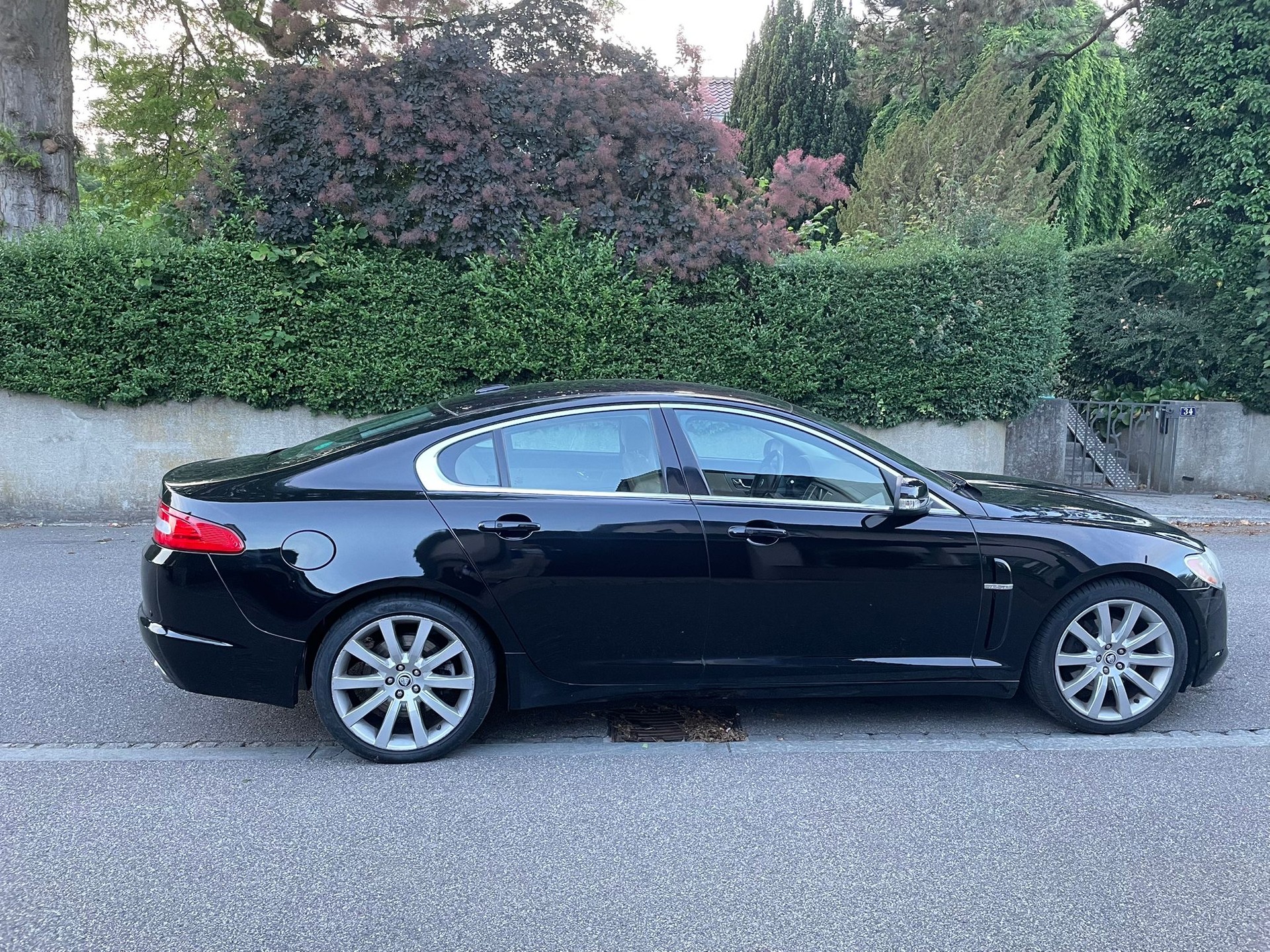 JAGUAR 4.2 V8 Premium Luxury-image-3