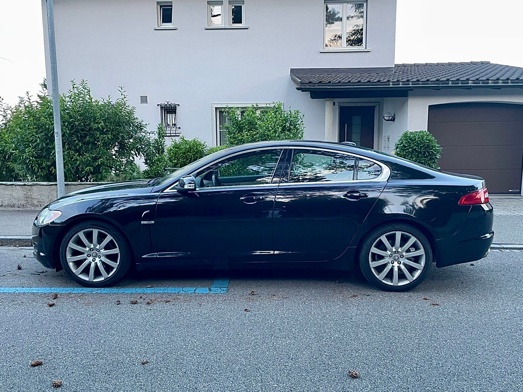 JAGUAR 4.2 V8 Premium Luxury-image-2