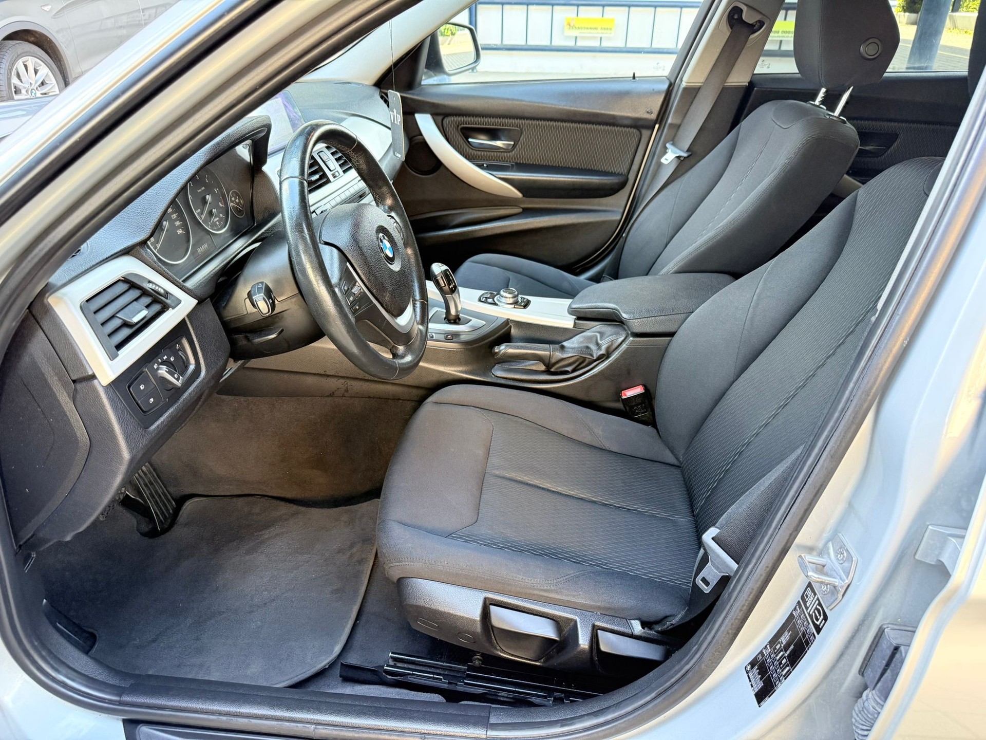 BMW 318d Steptronic-image-5