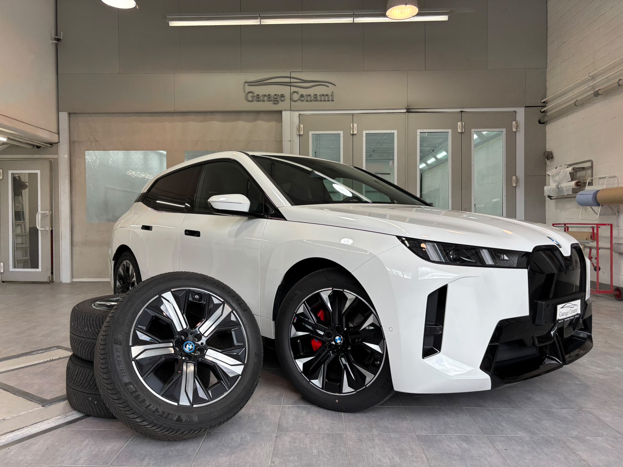 BMW iX xDrive45 M Sport Pro — slika 1