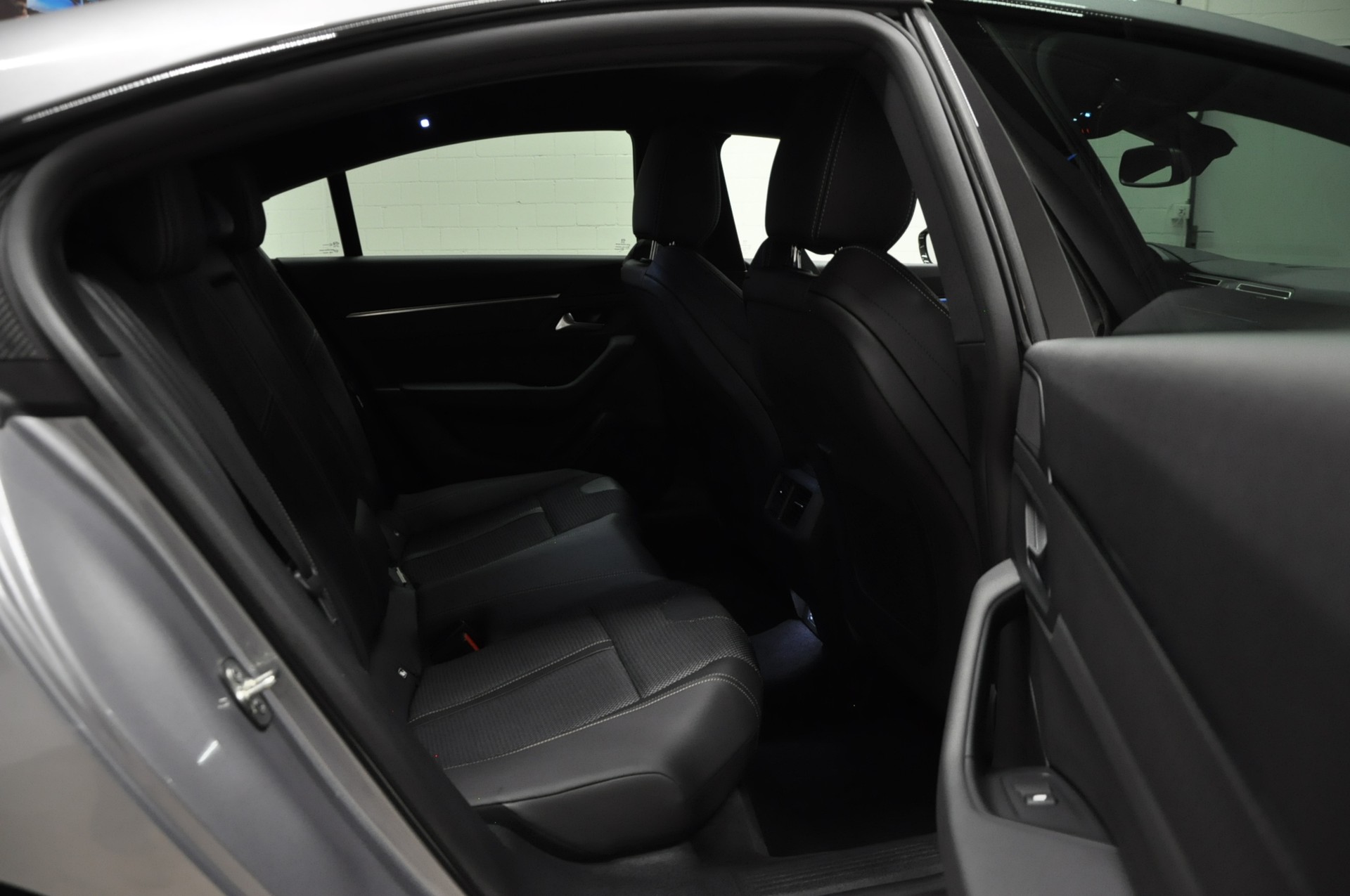 PEUGEOT 508 1.6 PHEV Allure EAT8-image-12