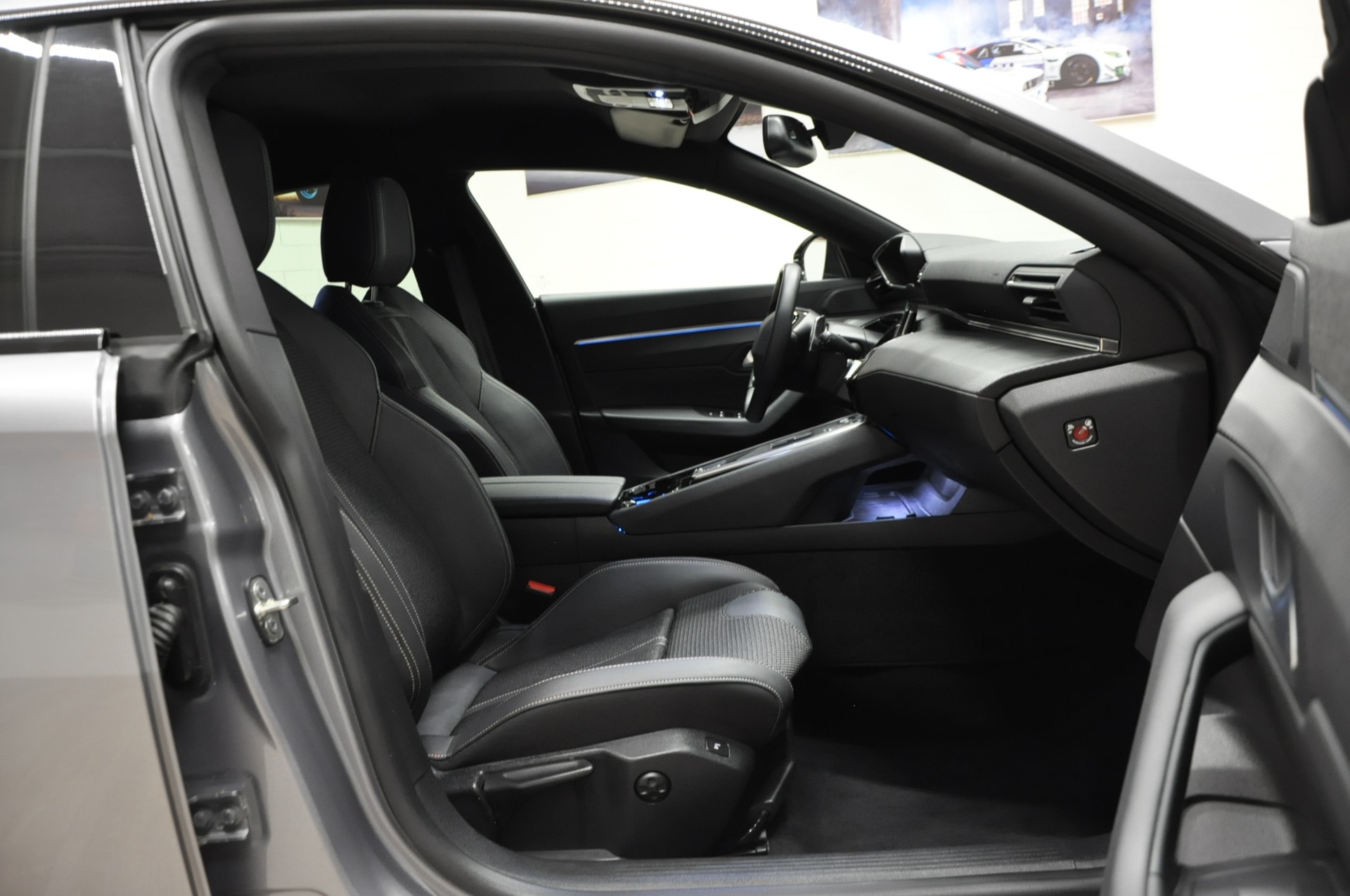 PEUGEOT 508 1.6 PHEV Allure EAT8-image-11