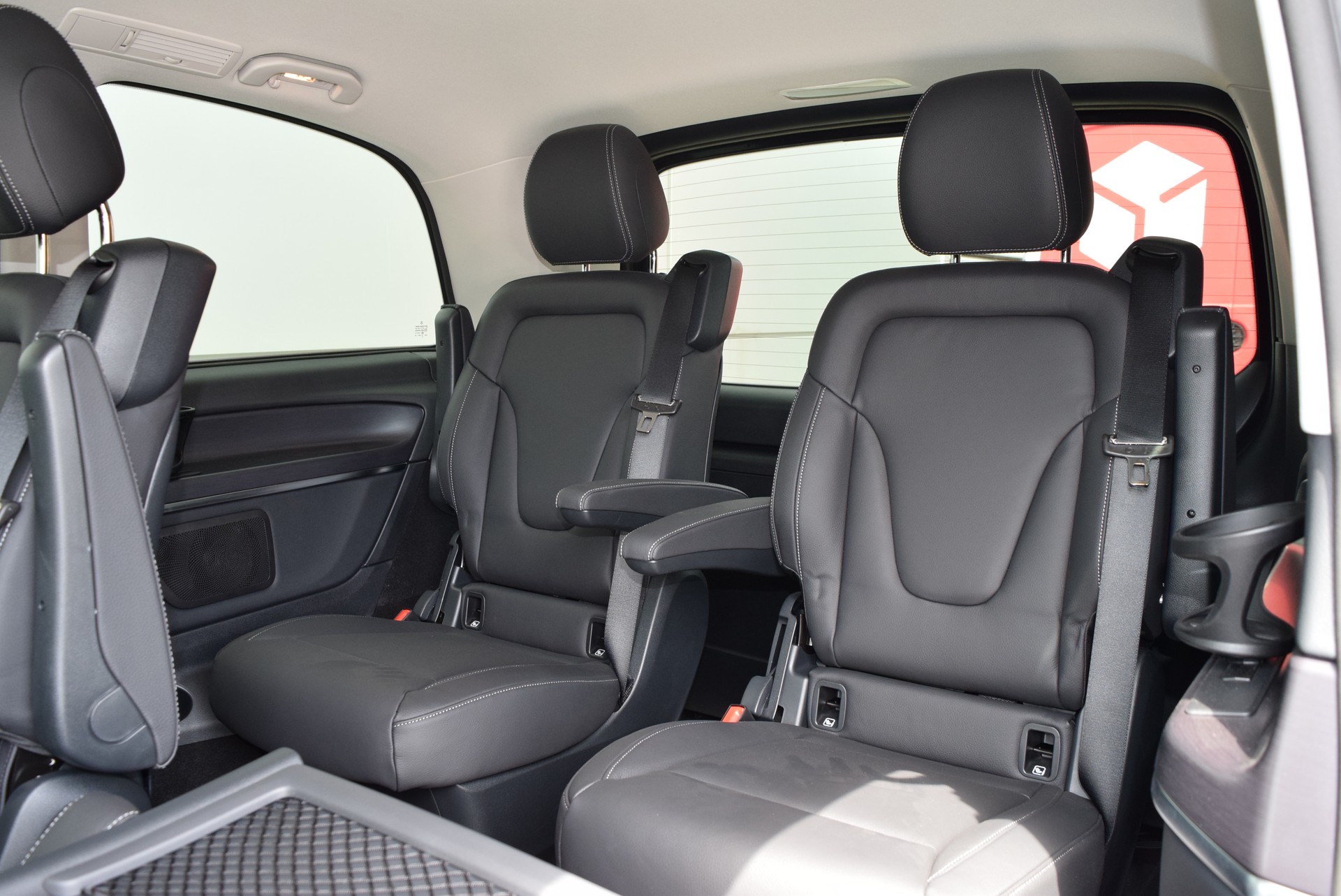 MERCEDES-BENZ V 250-image-7
