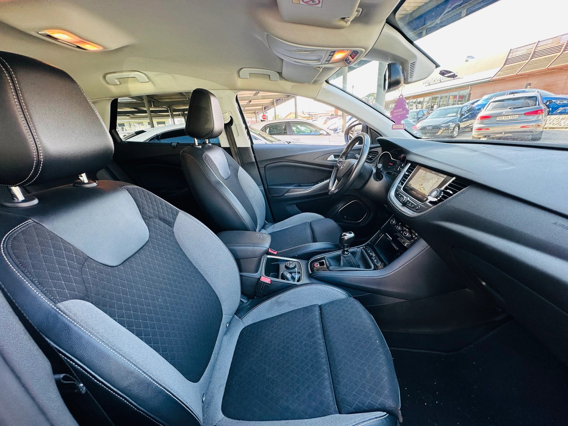 OPEL Grandland X 1.2i TP Excellence-image-12