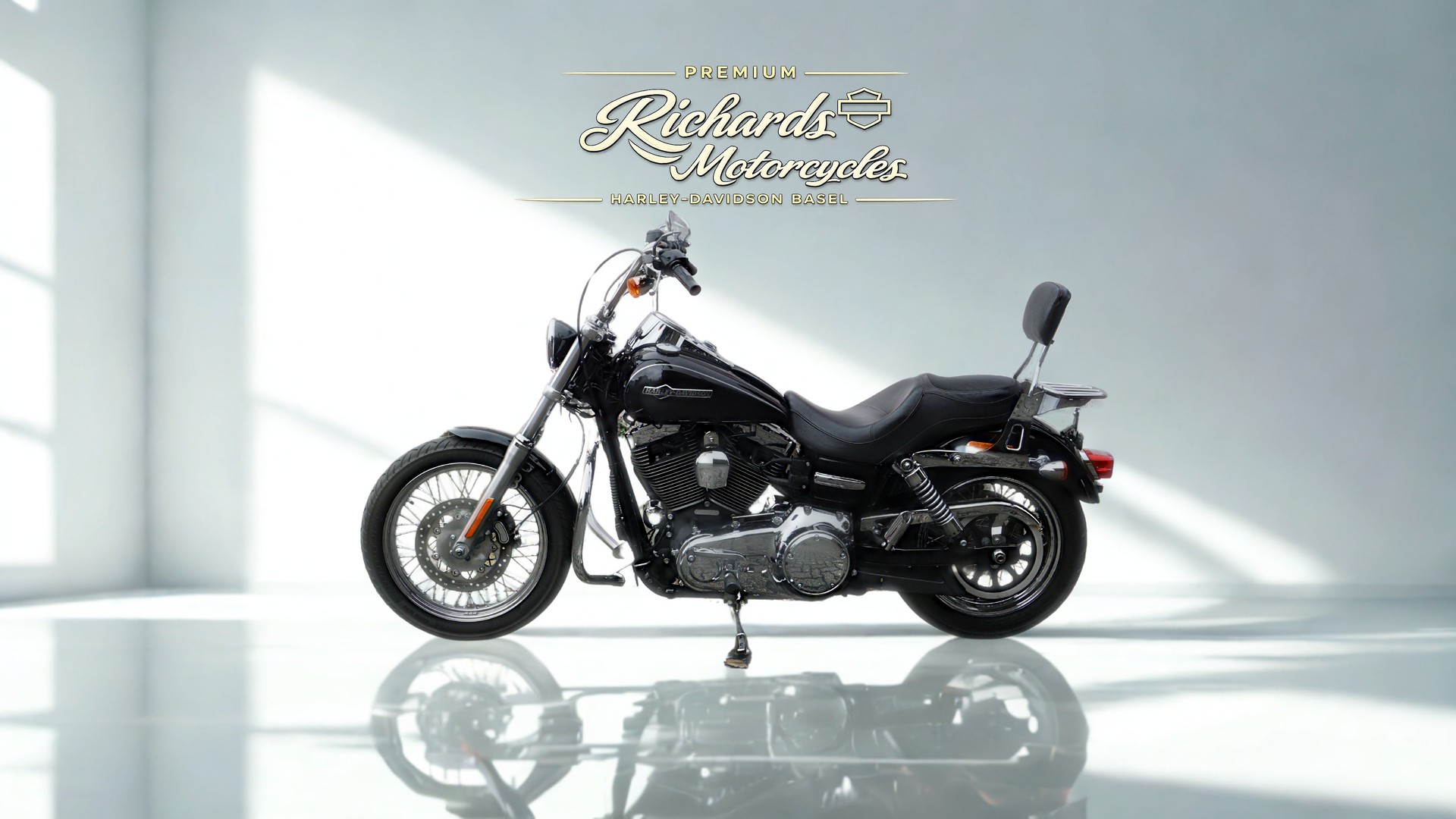 HARLEY-DAVIDSON FXDCI Dyna Super Glide Custom ABS-showroom-element-3