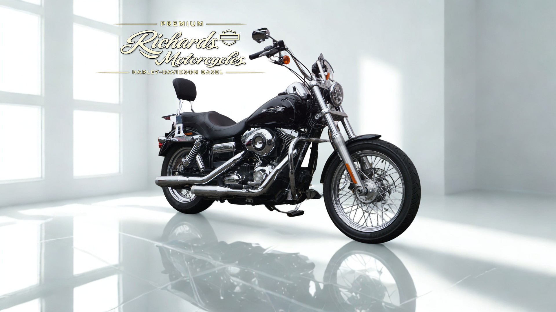 HARLEY-DAVIDSON FXDCI Dyna Super Glide Custom ABS-showroom-element-1